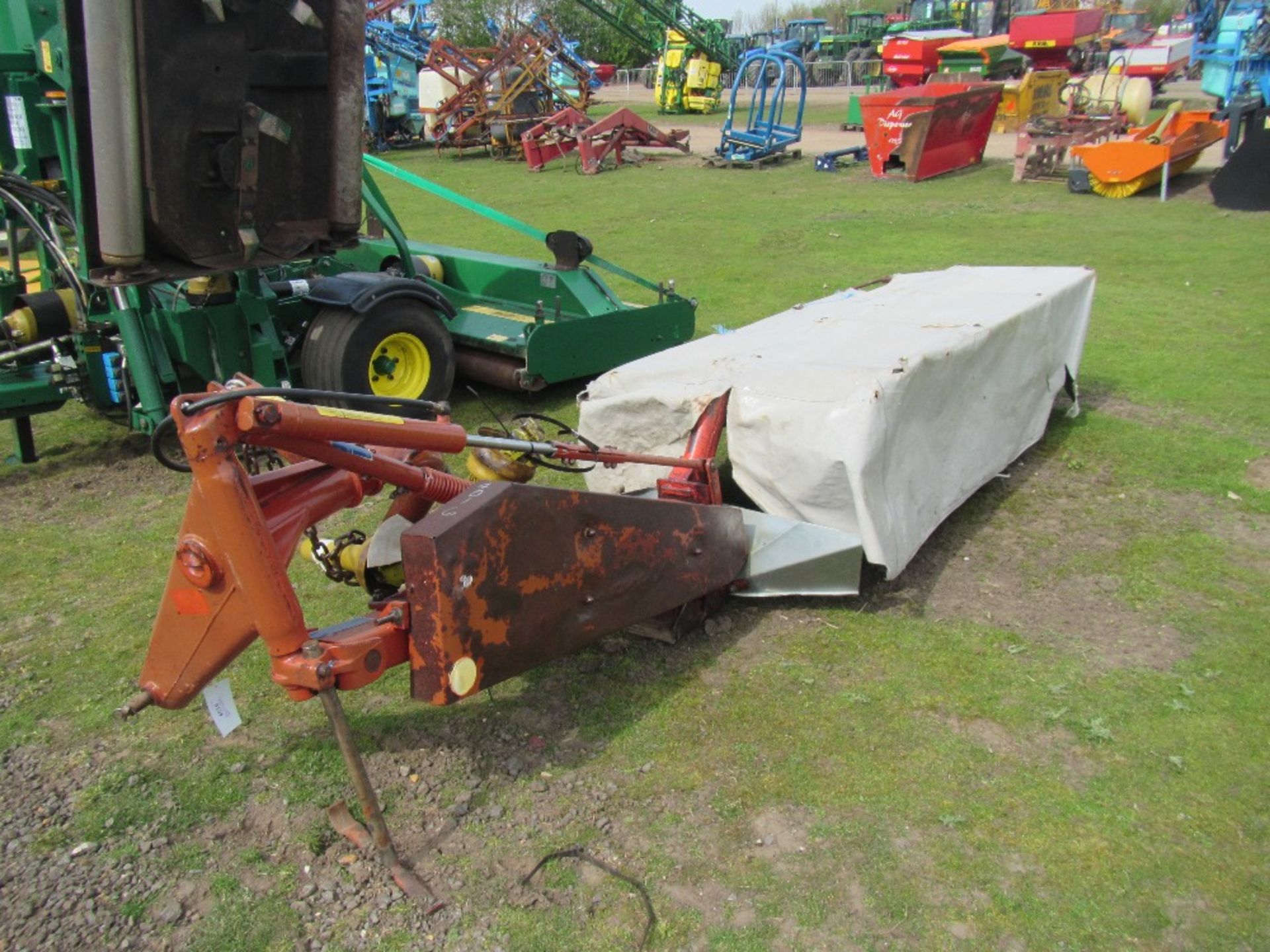 Kuhn 3 Point Linkage Hydraulic Folding Disc Mower - Image 2 of 2