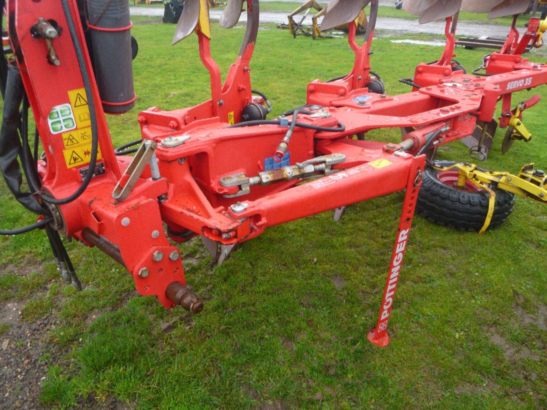 Pottinger Servo 35 4 Furrow Reversible Plough - Image 3 of 4