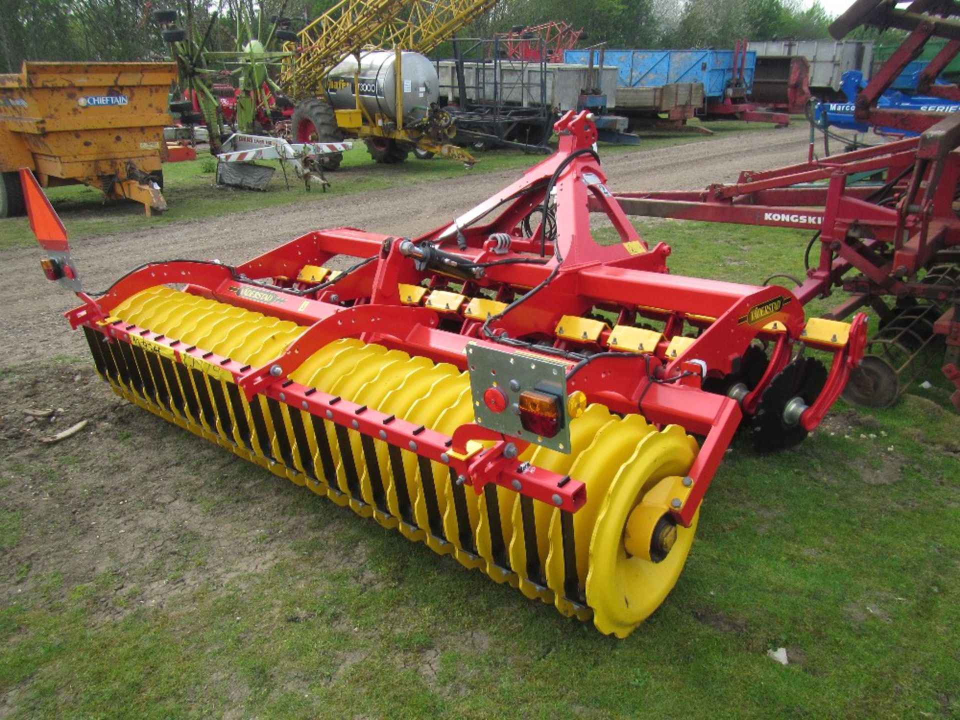 Vaderstad CR300 Carrier - Image 3 of 3