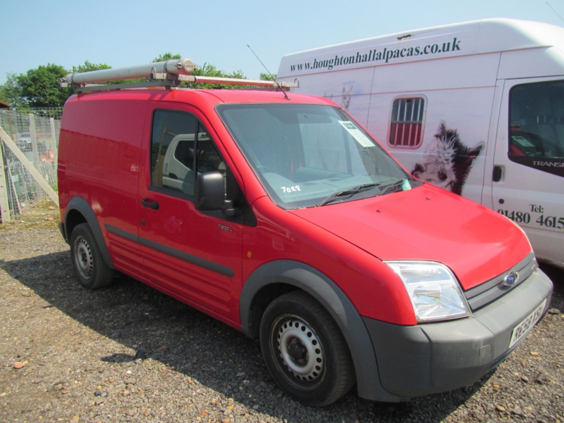 Ford Connect Transit Van. V5 will be supplied. Mileage: 80,368. MOT till 21/3/17. Reg. No. RE58 XSL