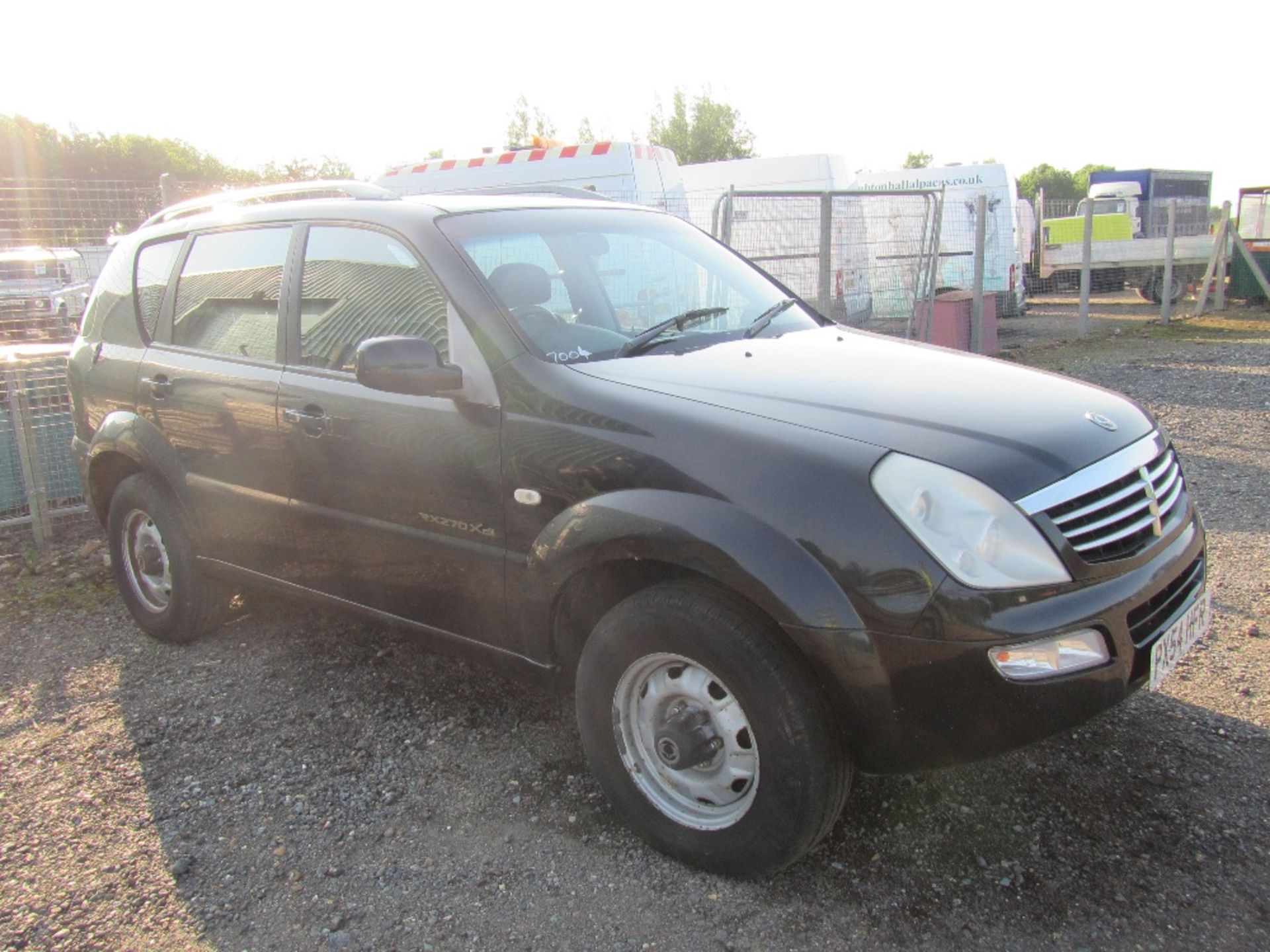 Ssang Yong Rexton 270 4wd Car. V5 will be supplied. MOT till 23rd March 2017. Mileage: 156,173. Reg.