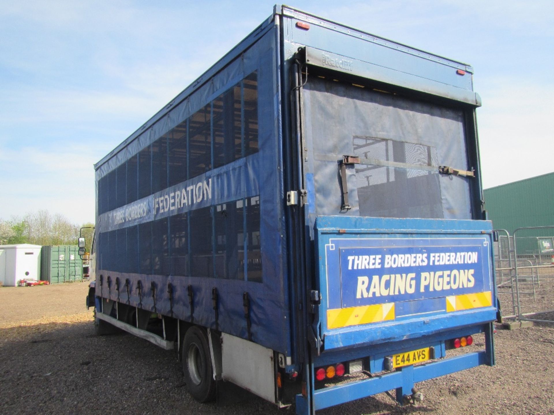 Leyland Curtainsider Lorry with Tail Lift. V5 will be supplied Mileage: 239,042km Reg. No. E44 AVS - Image 3 of 5