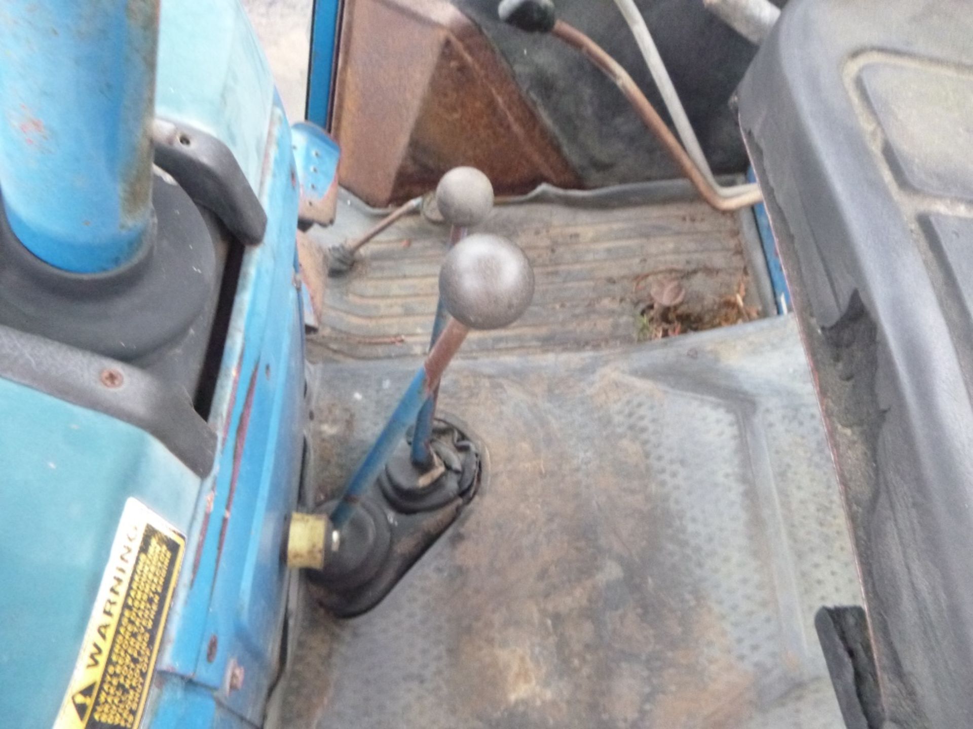 Ford 5610 2wd Tractor with Floor Change Gearbox. Reg. No. B621 UOW Ser. No. BA22021 - Image 11 of 13