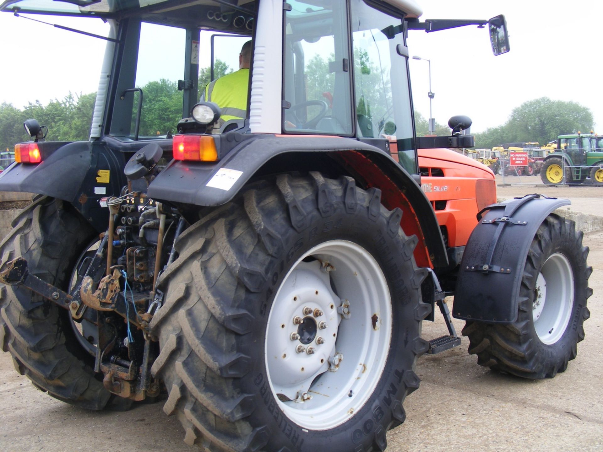 2007 Same Silver 110 Power Shuttle Tractor with Full Set of Weights & Oversized Tyres. V5 will be - Image 4 of 5