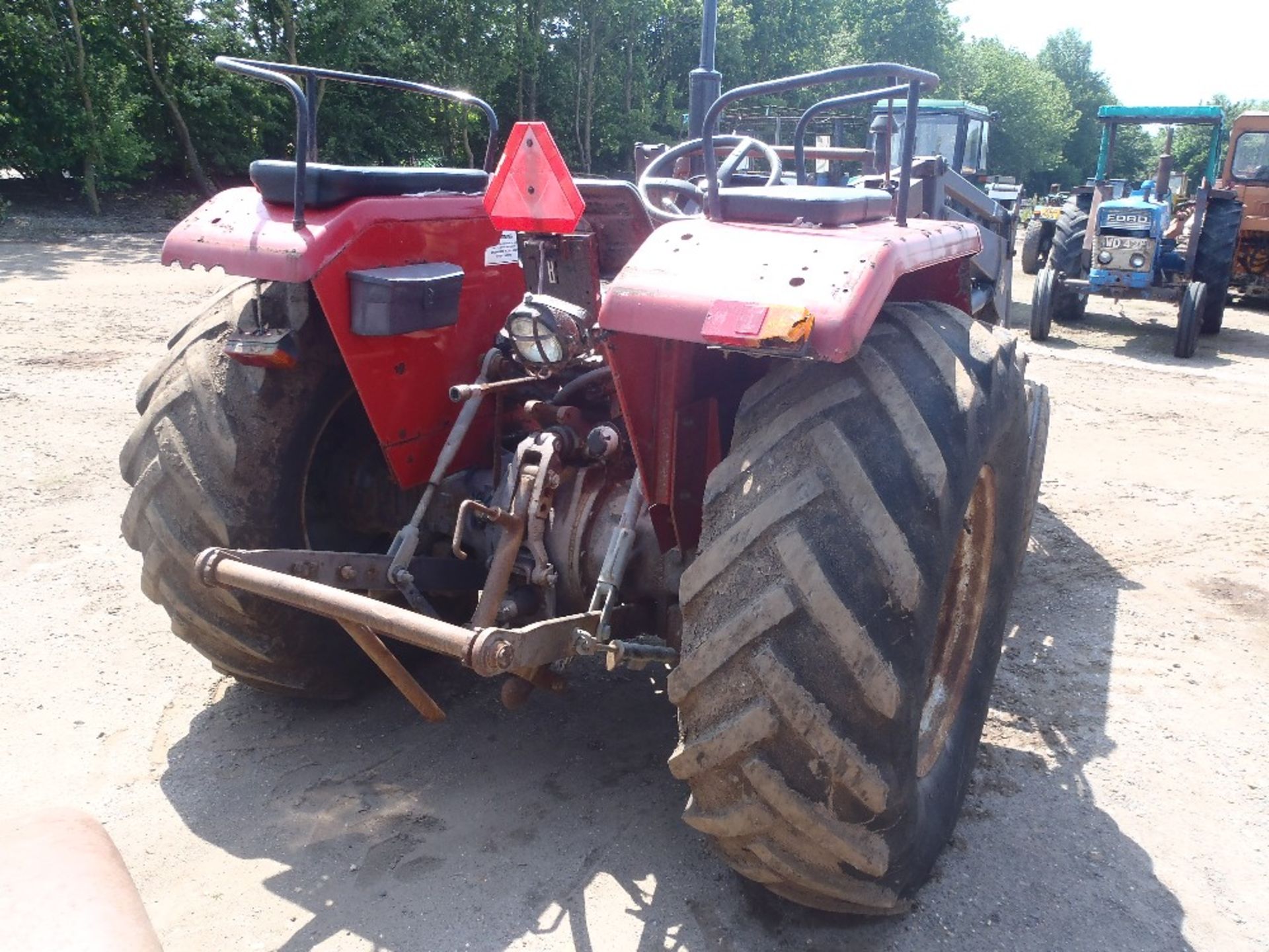 Tafe 5900 Tractor with Loader Ser No 390823 - Image 4 of 9
