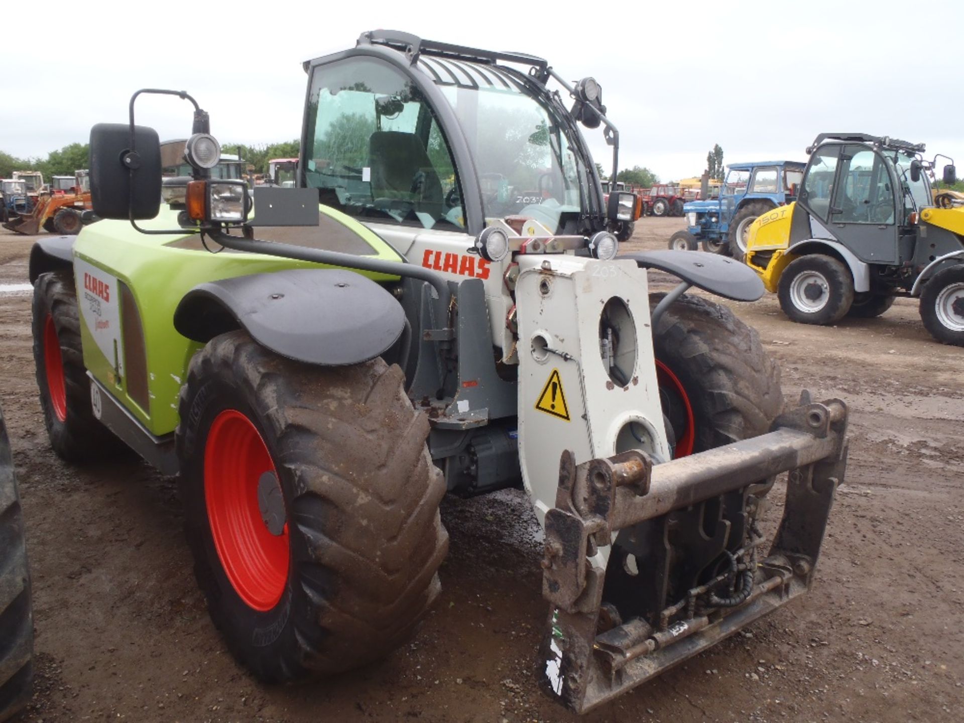 2009 Claas Scorpion 7040 VP Telehandler. V5 will be supplied. 7236 Hrs. Reg. No. Q319 CBB Ser No - Image 2 of 5