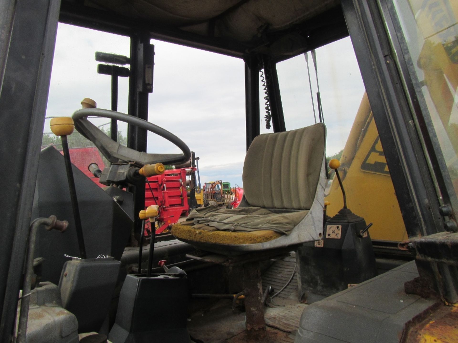 JCB 3CX with Bucket Reg. No. D907 XRS - Image 8 of 8