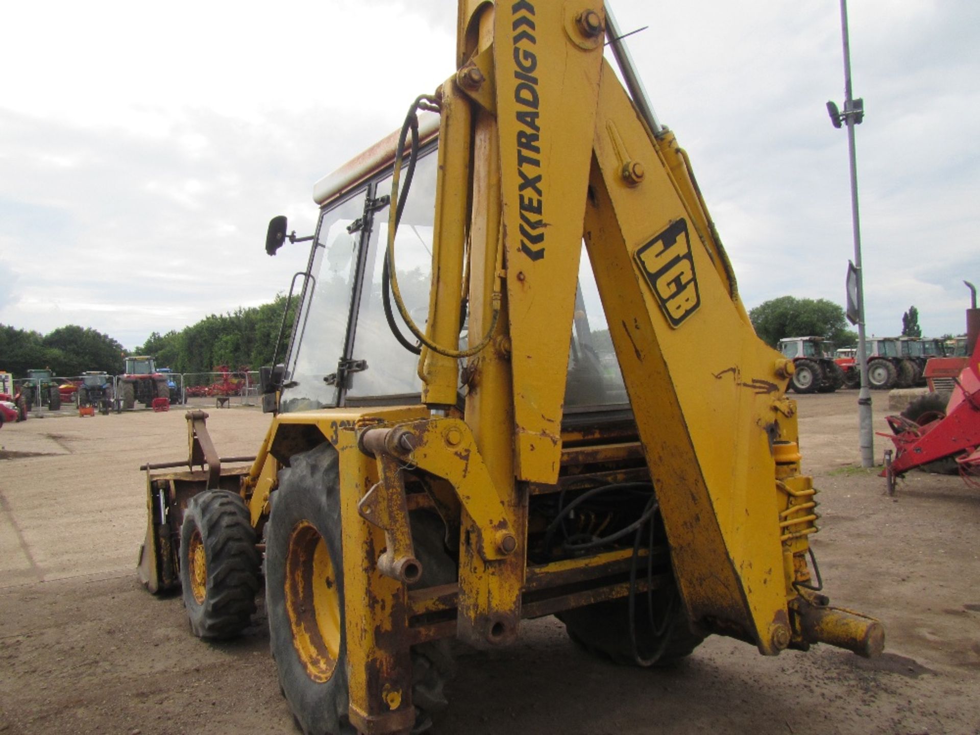 JCB 3CX with Bucket Reg. No. D907 XRS - Image 7 of 8