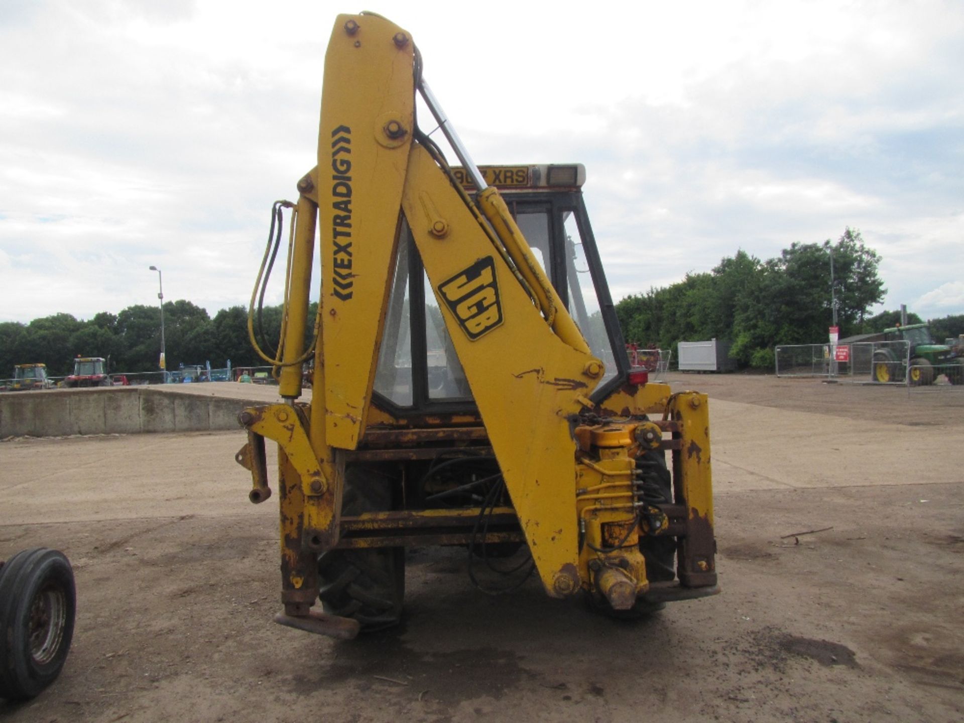 JCB 3CX with Bucket Reg. No. D907 XRS - Image 6 of 8