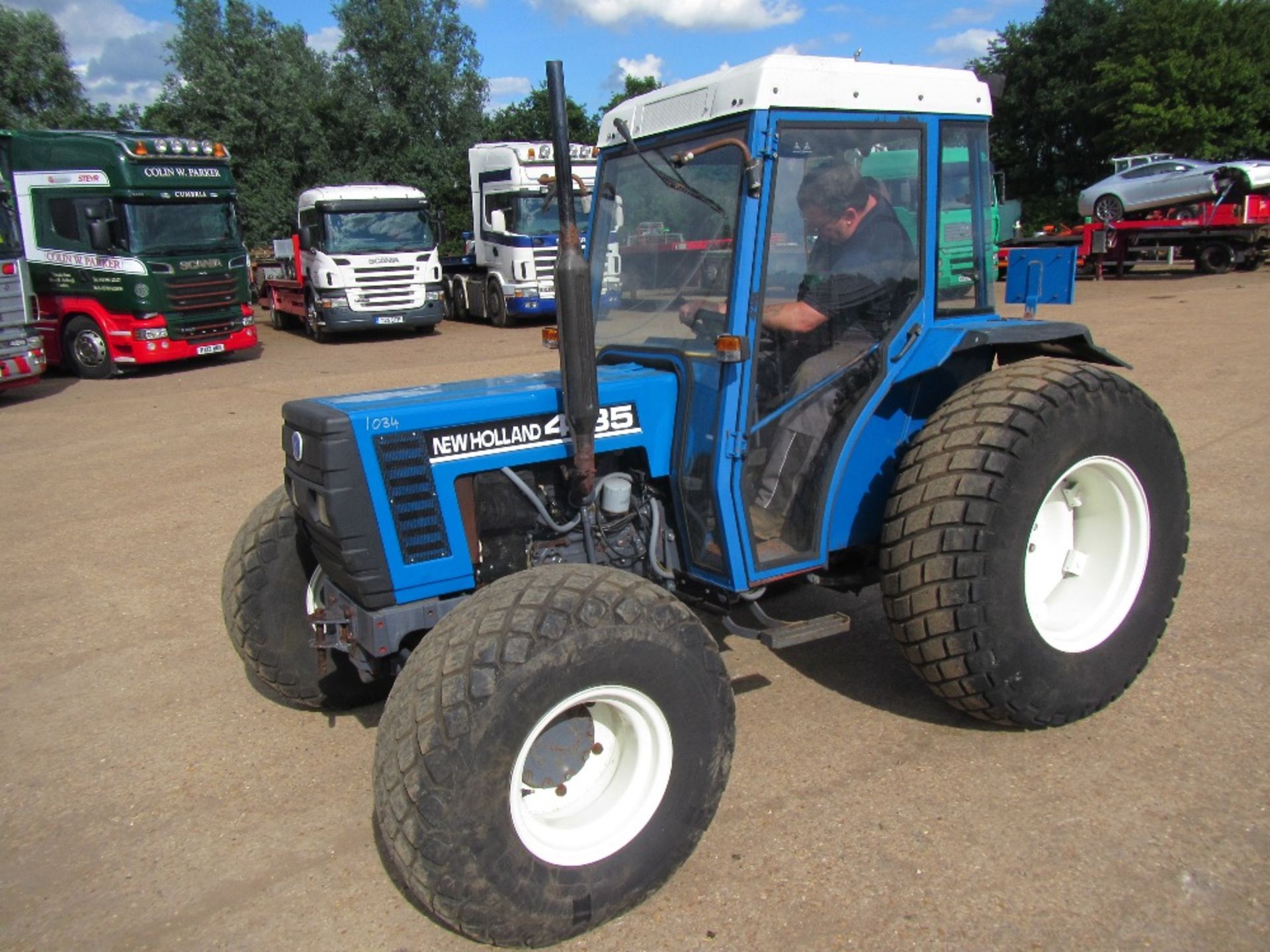 New Holland 4135 4wd Tractor with Grass Tyres Reg. No. P551 PHJ