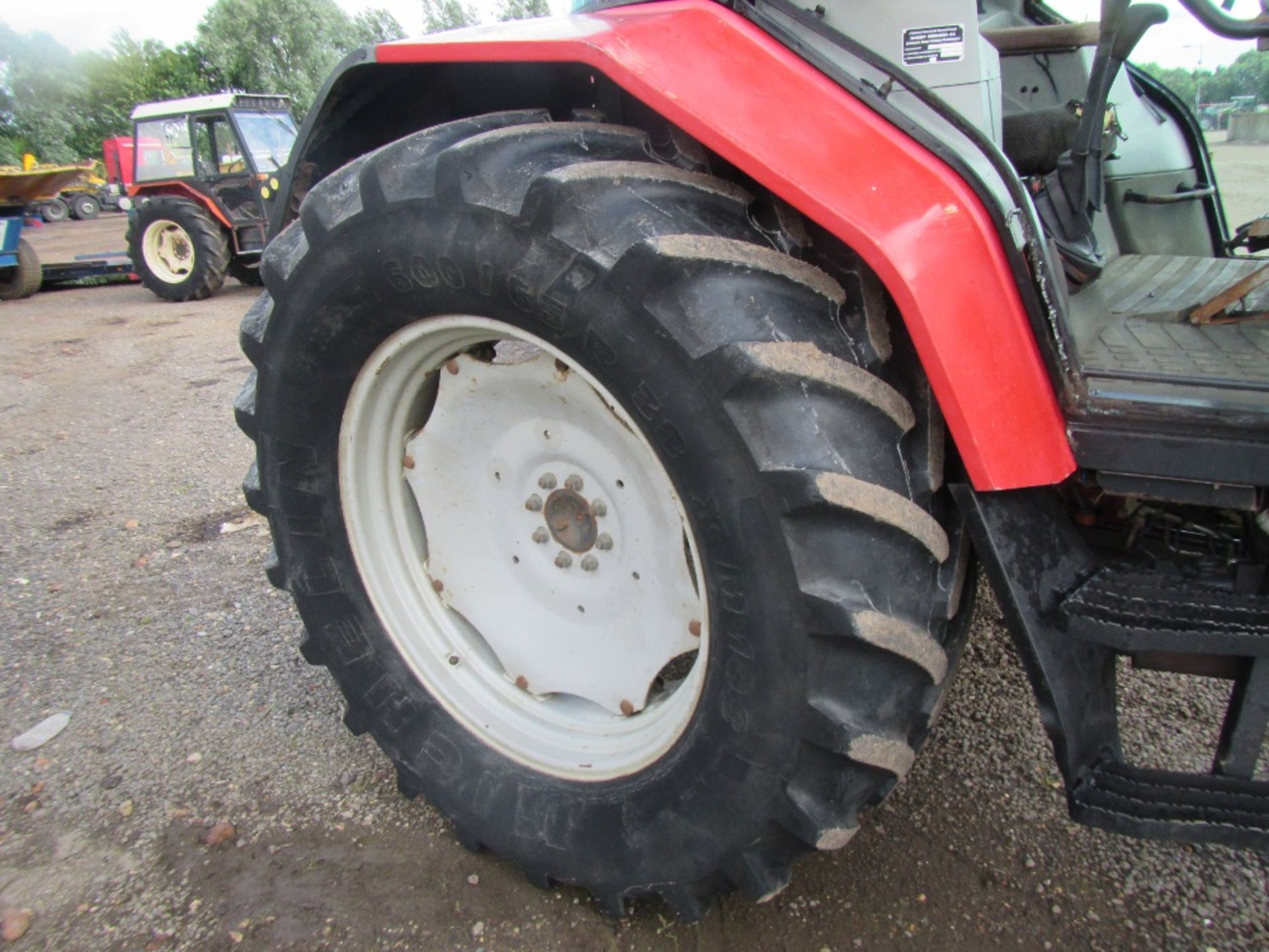 Massey Ferguson 6180 Dynashift Tractor with Manual Shuttle Reg. No. N553 FCR Ser No D290147 - Image 5 of 16