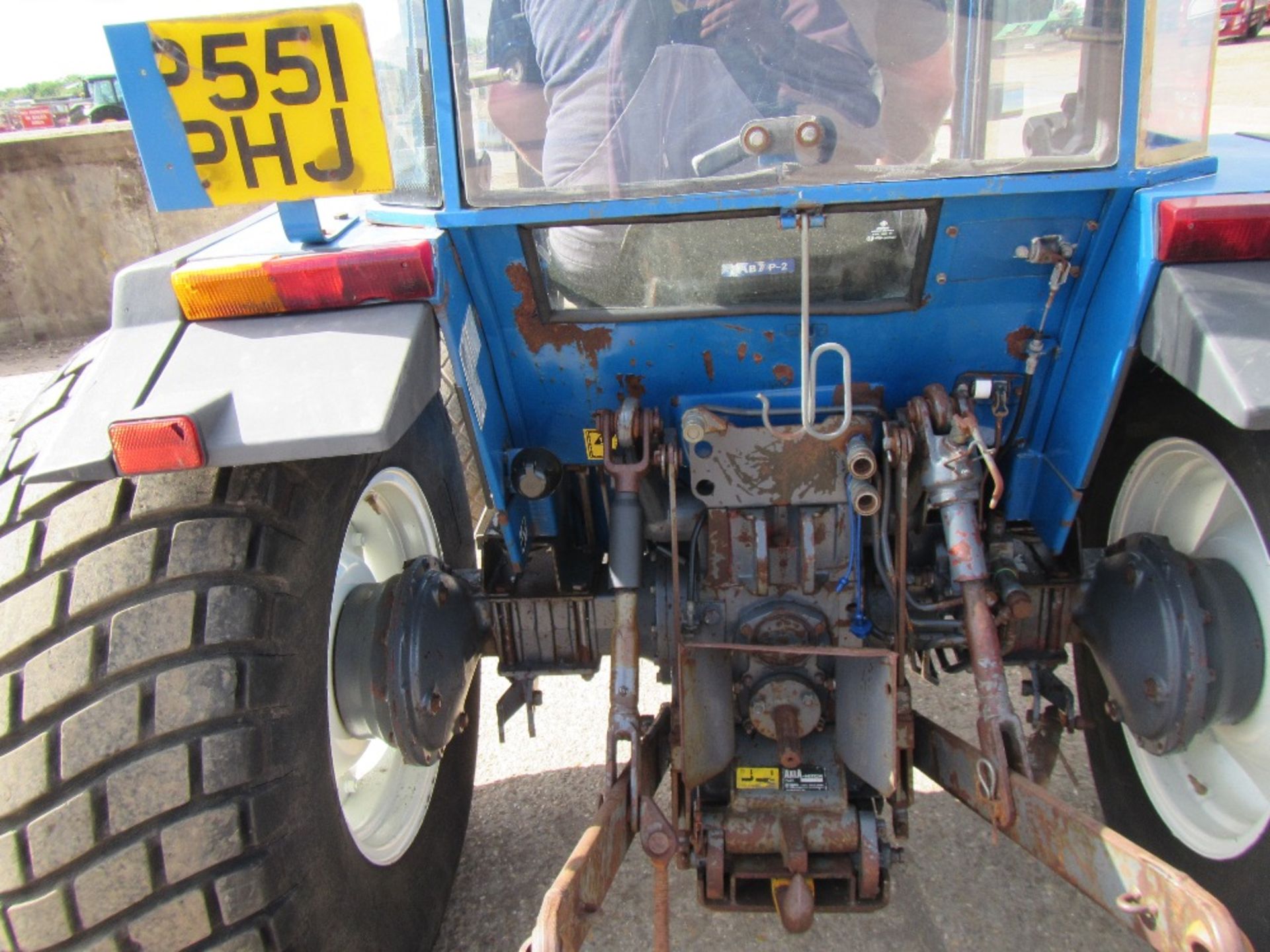 New Holland 4135 4wd Tractor with Grass Tyres Reg. No. P551 PHJ - Image 7 of 12