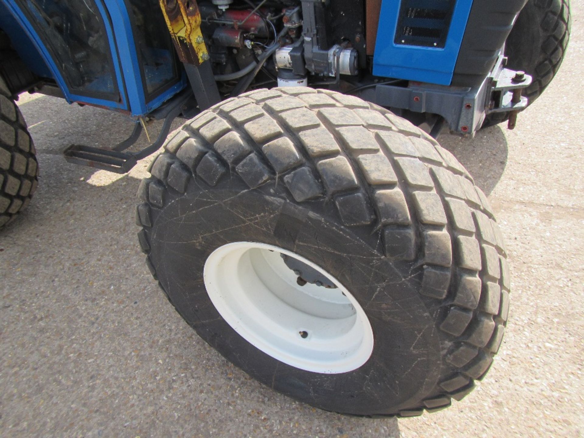 New Holland 4135 4wd Tractor with Grass Tyres Reg. No. P551 PHJ - Image 4 of 12