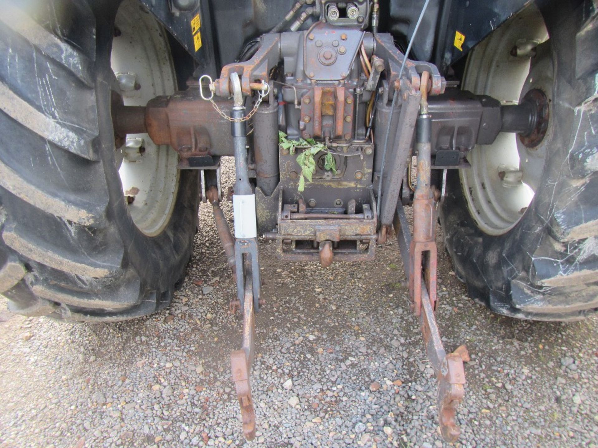 Massey Ferguson 6180 Dynashift Tractor with Manual Shuttle Reg. No. N553 FCR Ser No D290147 - Image 7 of 16