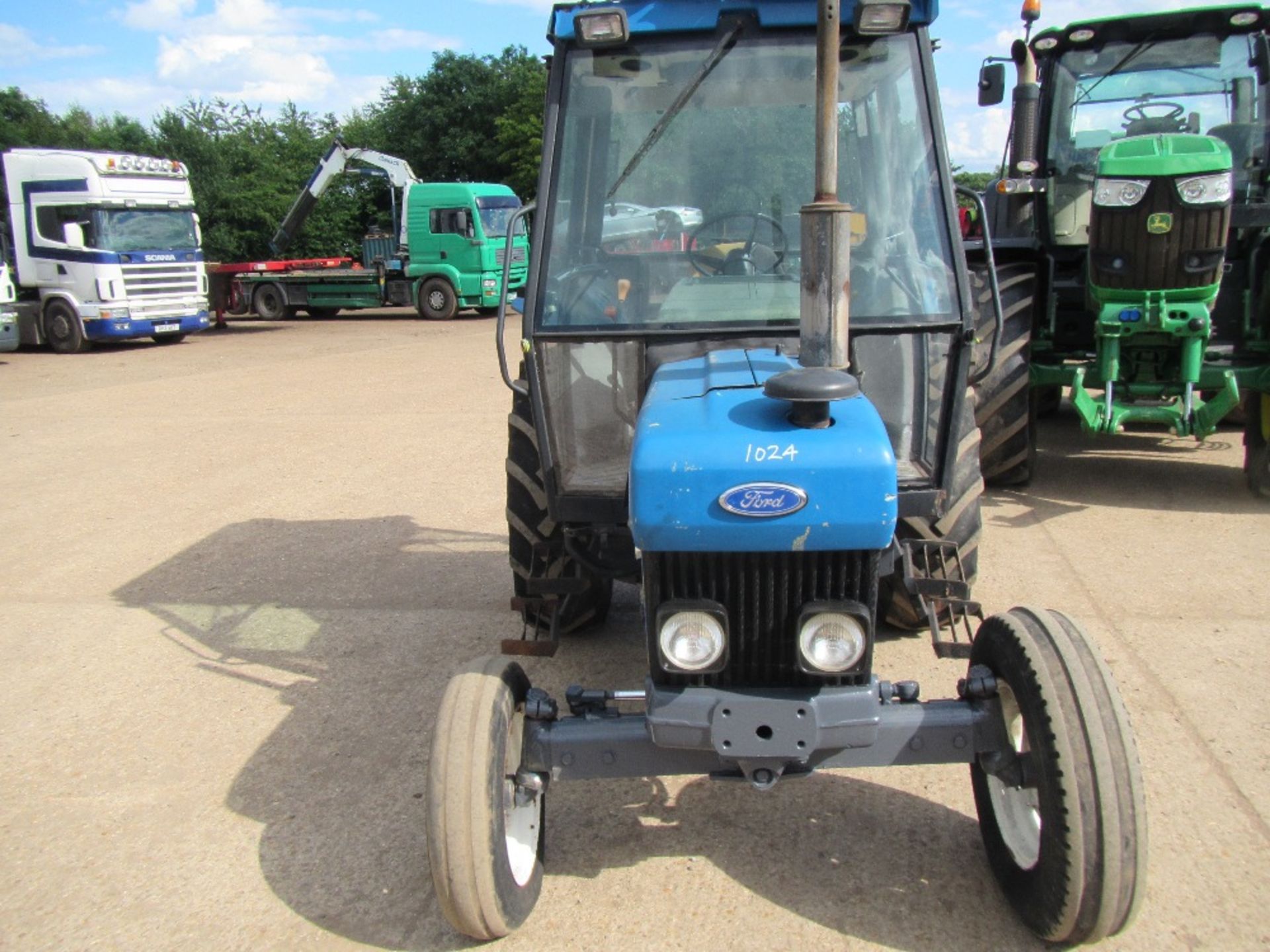 Ford 3930 2wd Tractor - Image 2 of 15