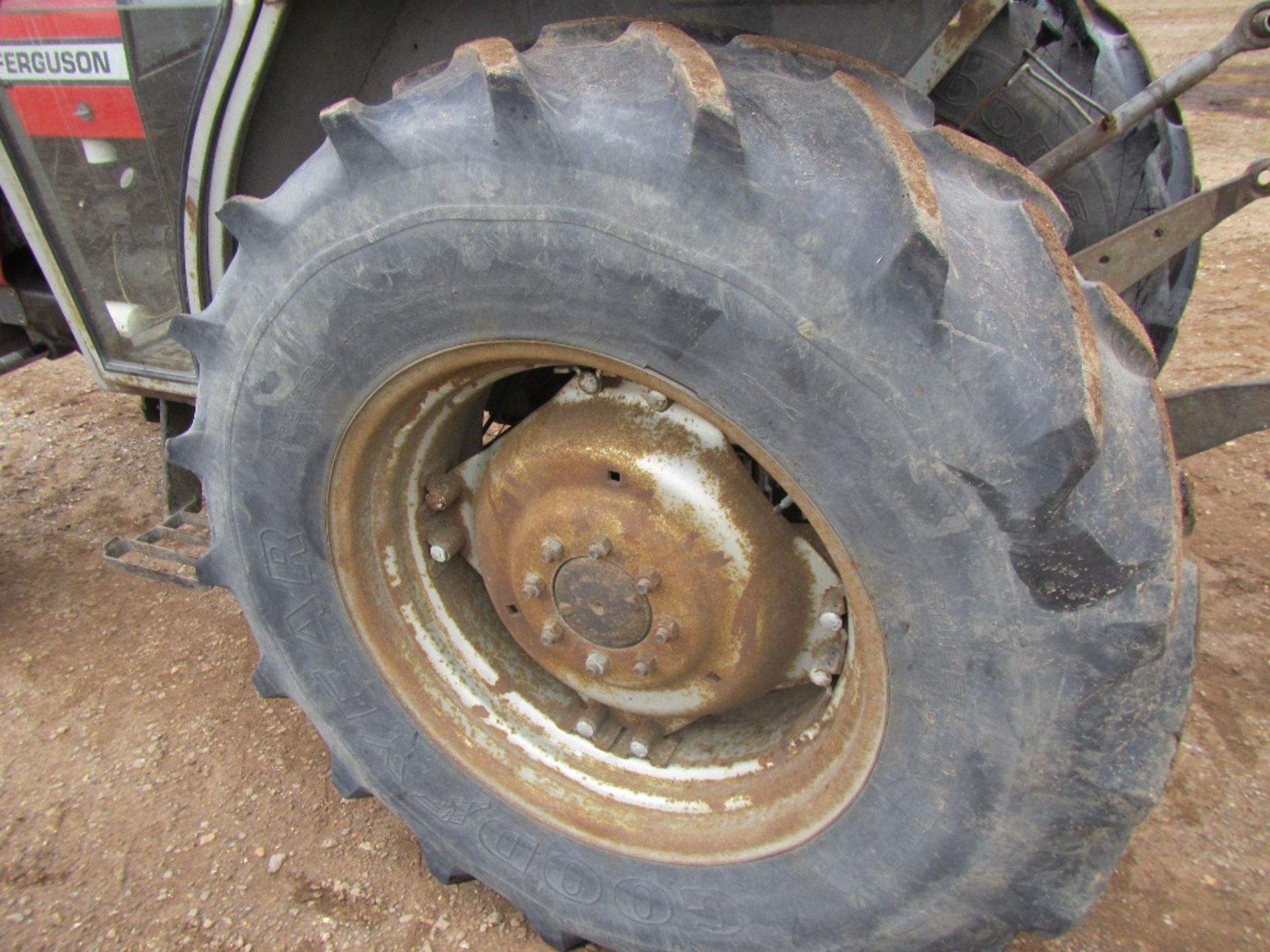 Massey Ferguson 375 2wd Tractor. 2943 Hrs. Ser. No. P06281 - Image 11 of 18