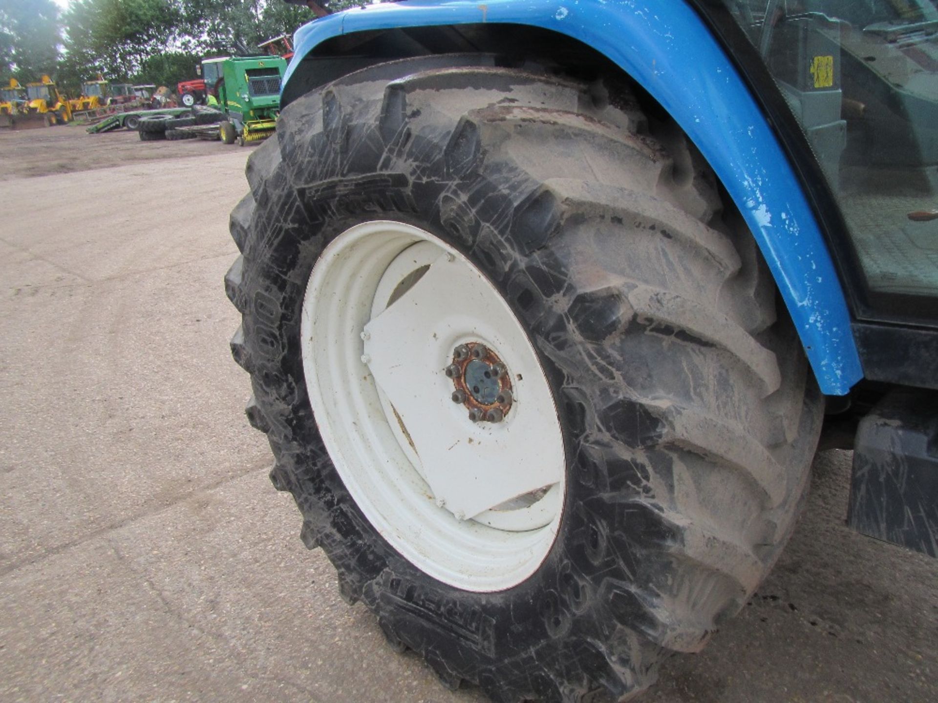 New Holland 8340 SLE 4wd Tractor. V5 will be supplied Reg. No. N243 SCN Ser No 025324B - Image 5 of 17