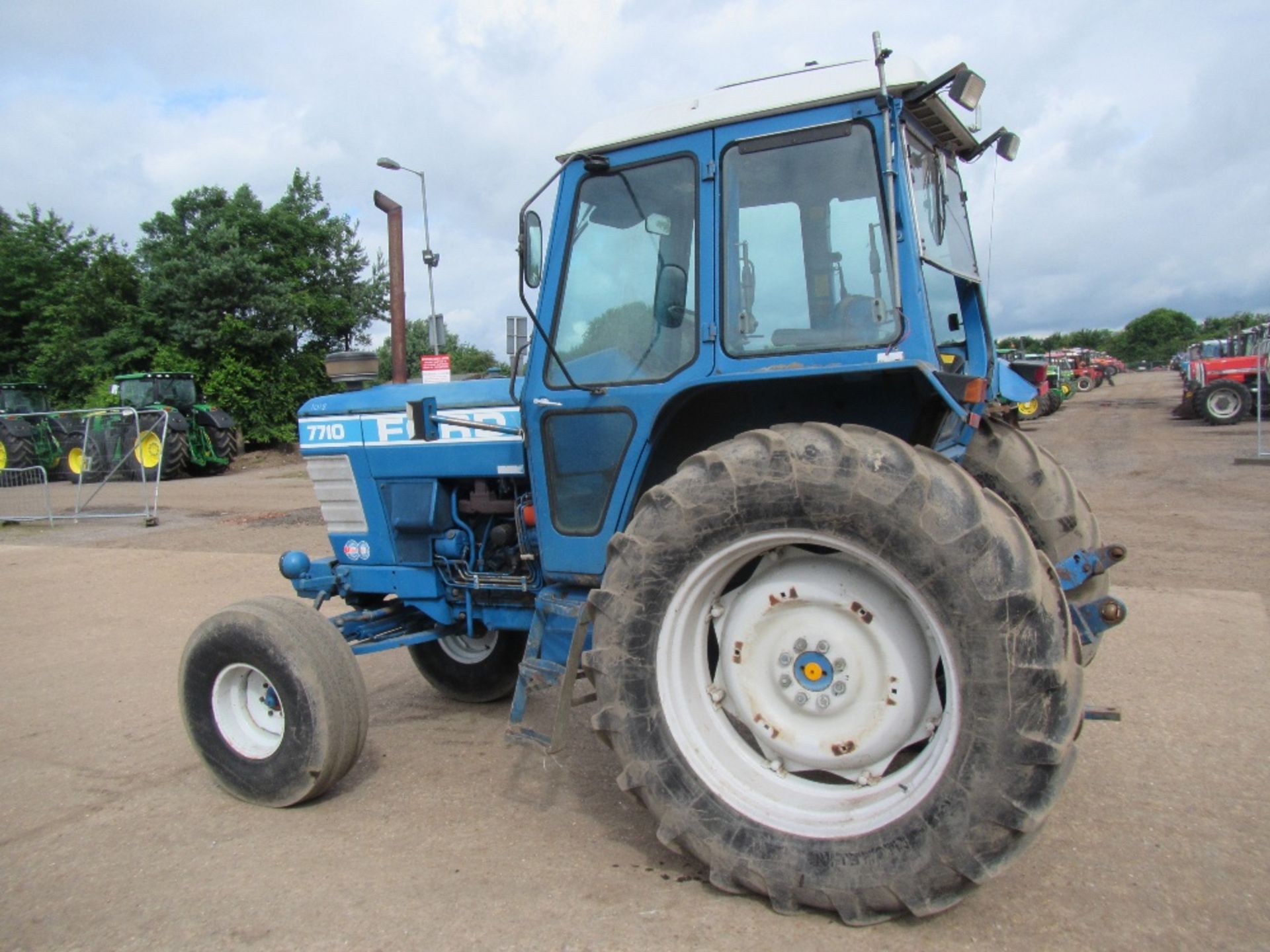 Ford 7710 2wd Tractor Ser. No. B400597 - Image 9 of 16