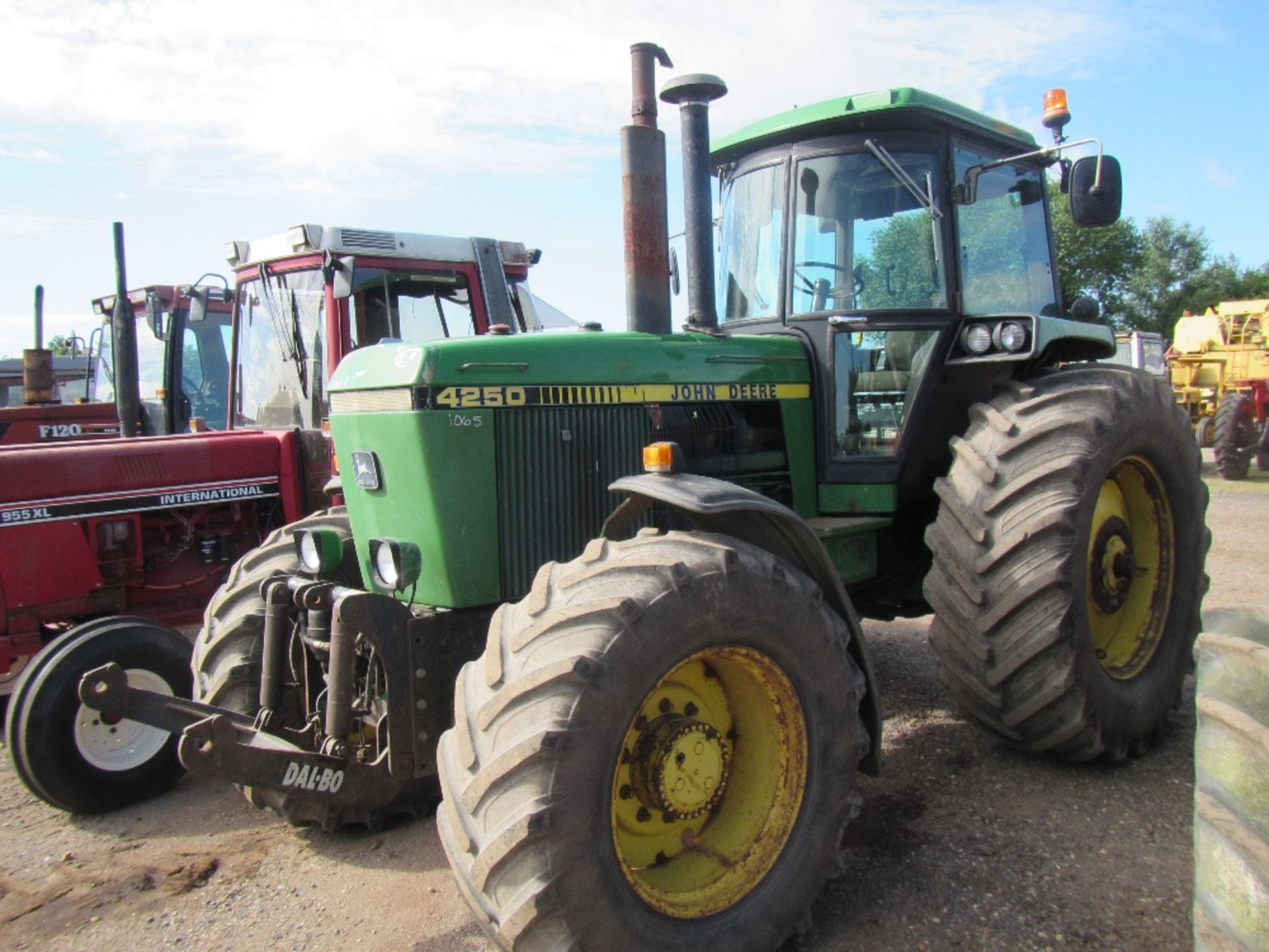 John Deere 4250 Tractor. 1st Regd 19/1/88. V5 has been applied for. Ser. No. RW4250E013056