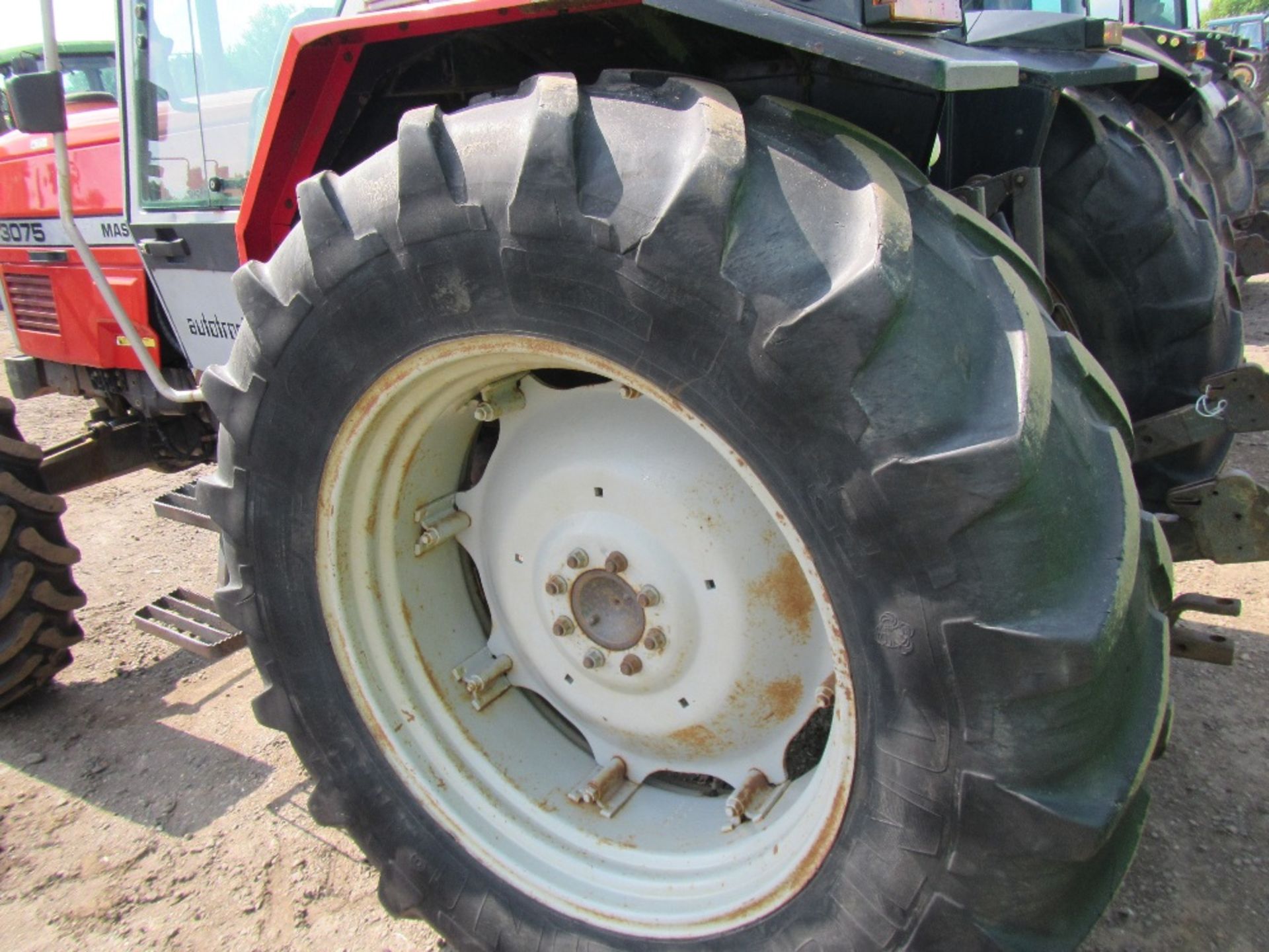 Massey Ferguson 3075 Dynashift Tractor. Reg. No. L355 PJL Ser. No. B273040 - Image 10 of 16