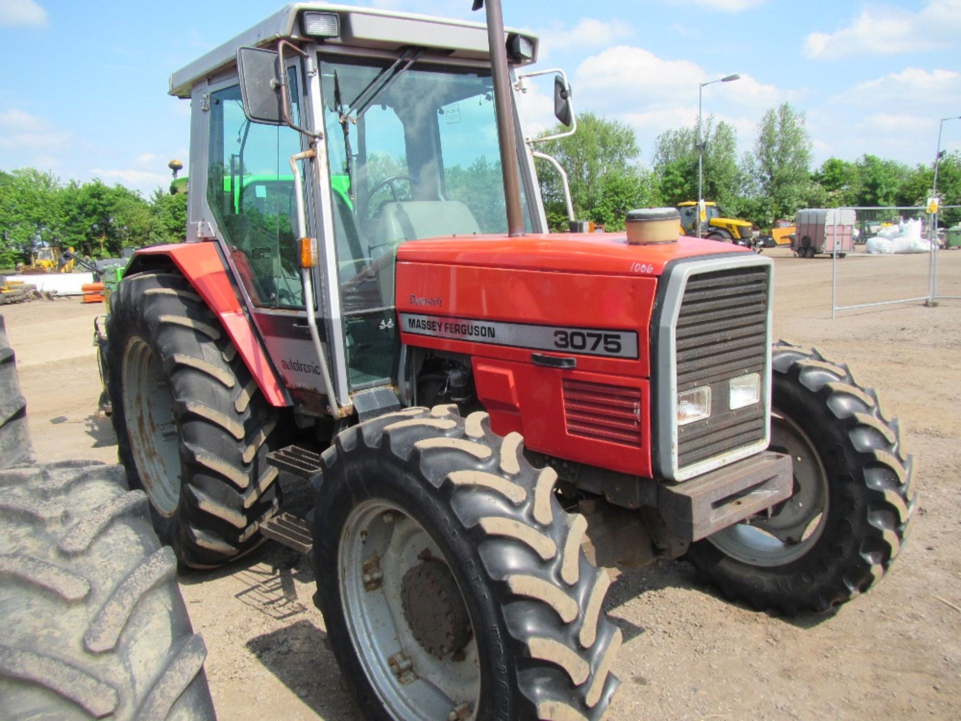 Massey Ferguson 3075 Dynashift Tractor. Reg. No. L355 PJL Ser. No. B273040 - Image 3 of 16