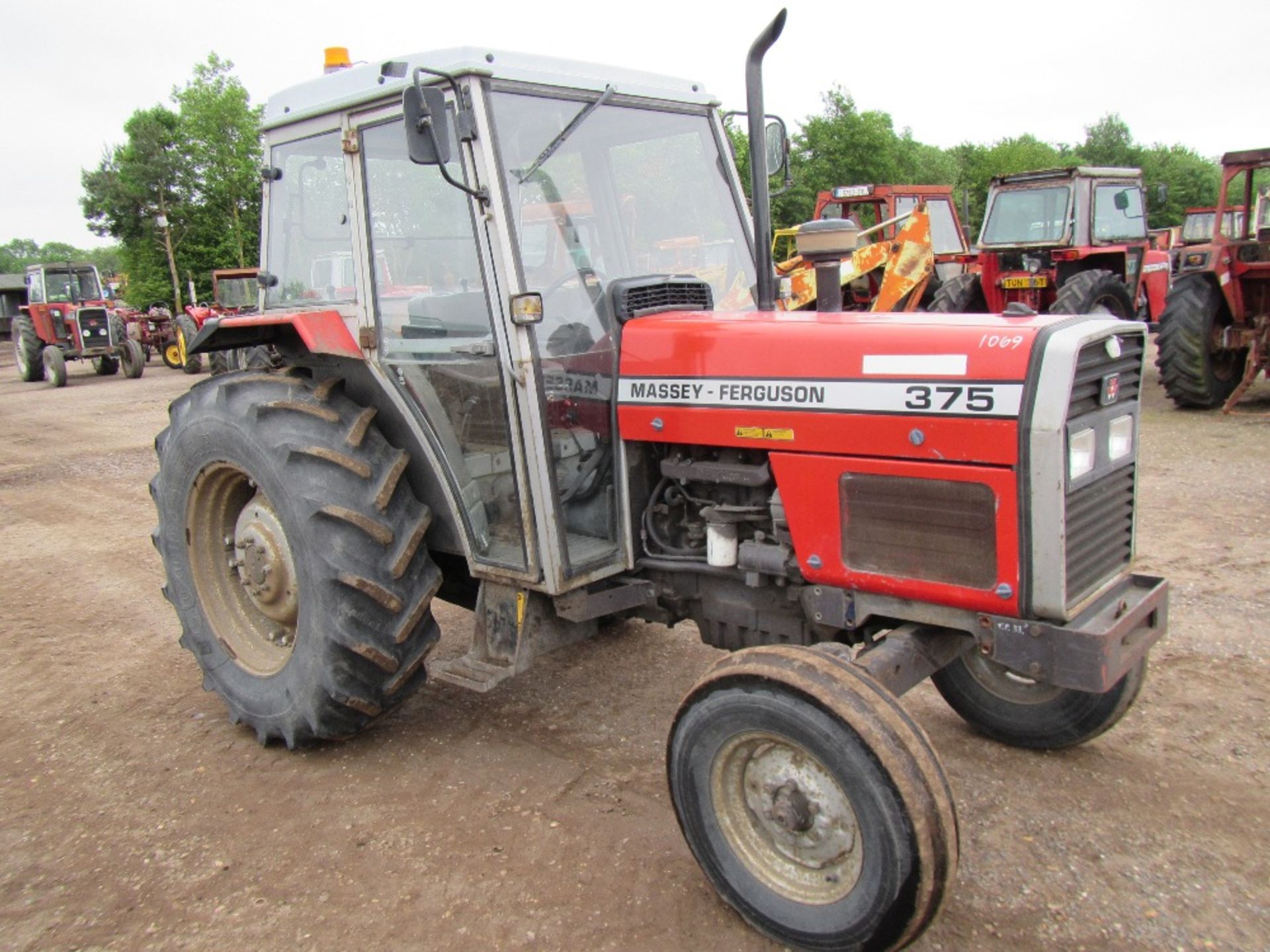 Massey Ferguson 375 2wd Tractor. 2943 Hrs. Ser. No. P06281 - Image 3 of 18