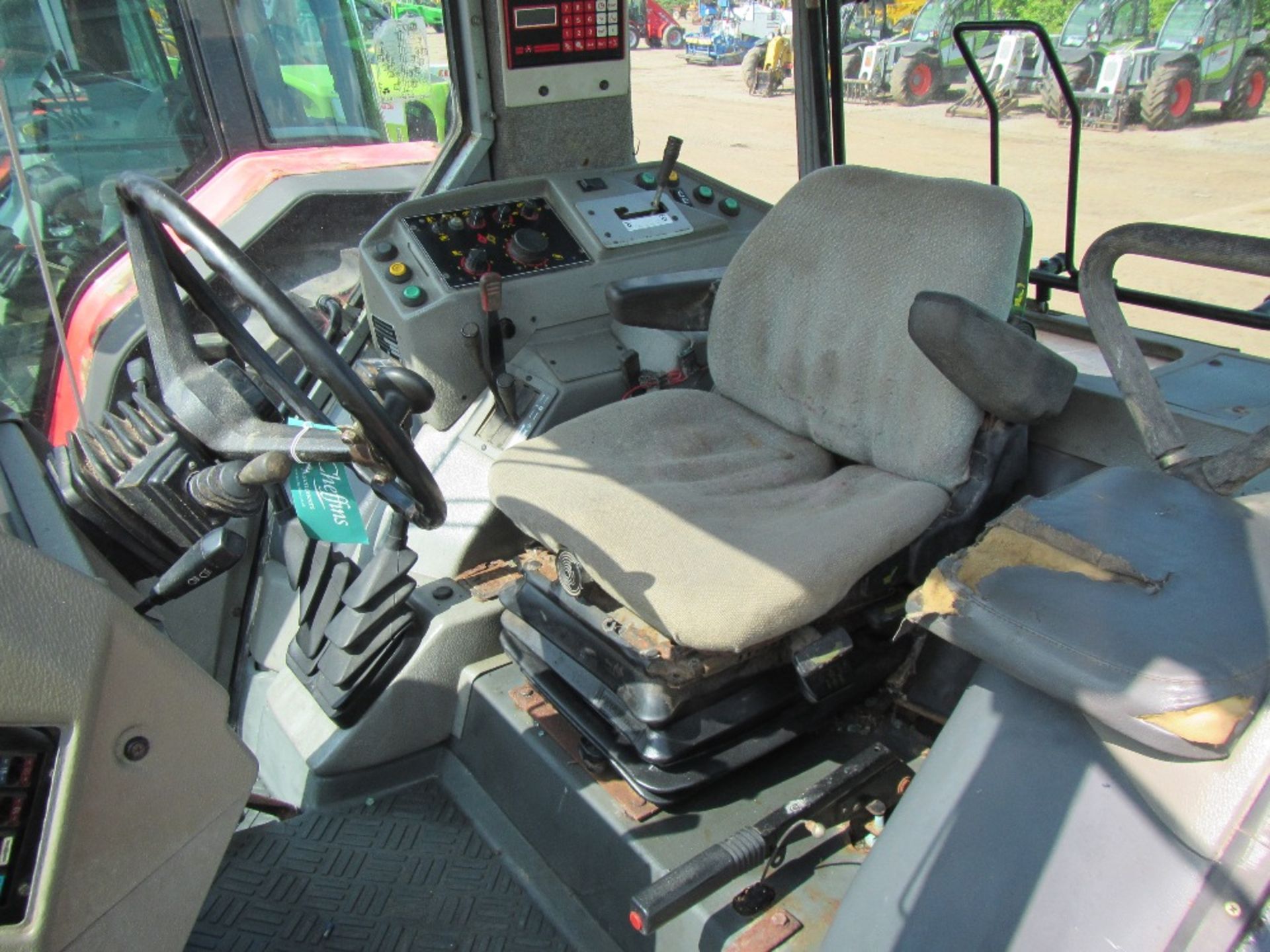 Massey Ferguson 3075 Dynashift Tractor. Reg. No. L355 PJL Ser. No. B273040 - Image 12 of 16