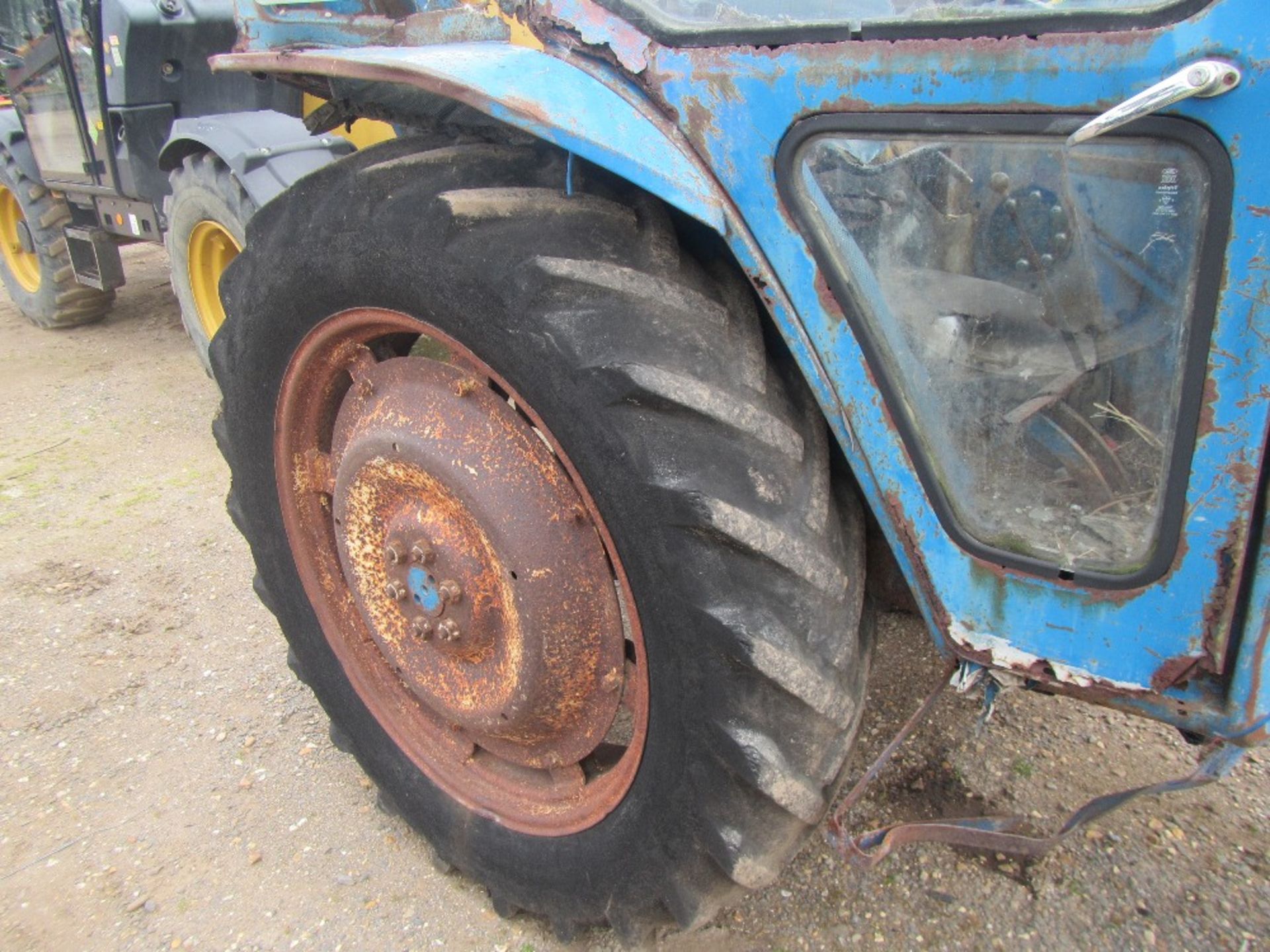 Ford 4600 Tractor - Image 5 of 16