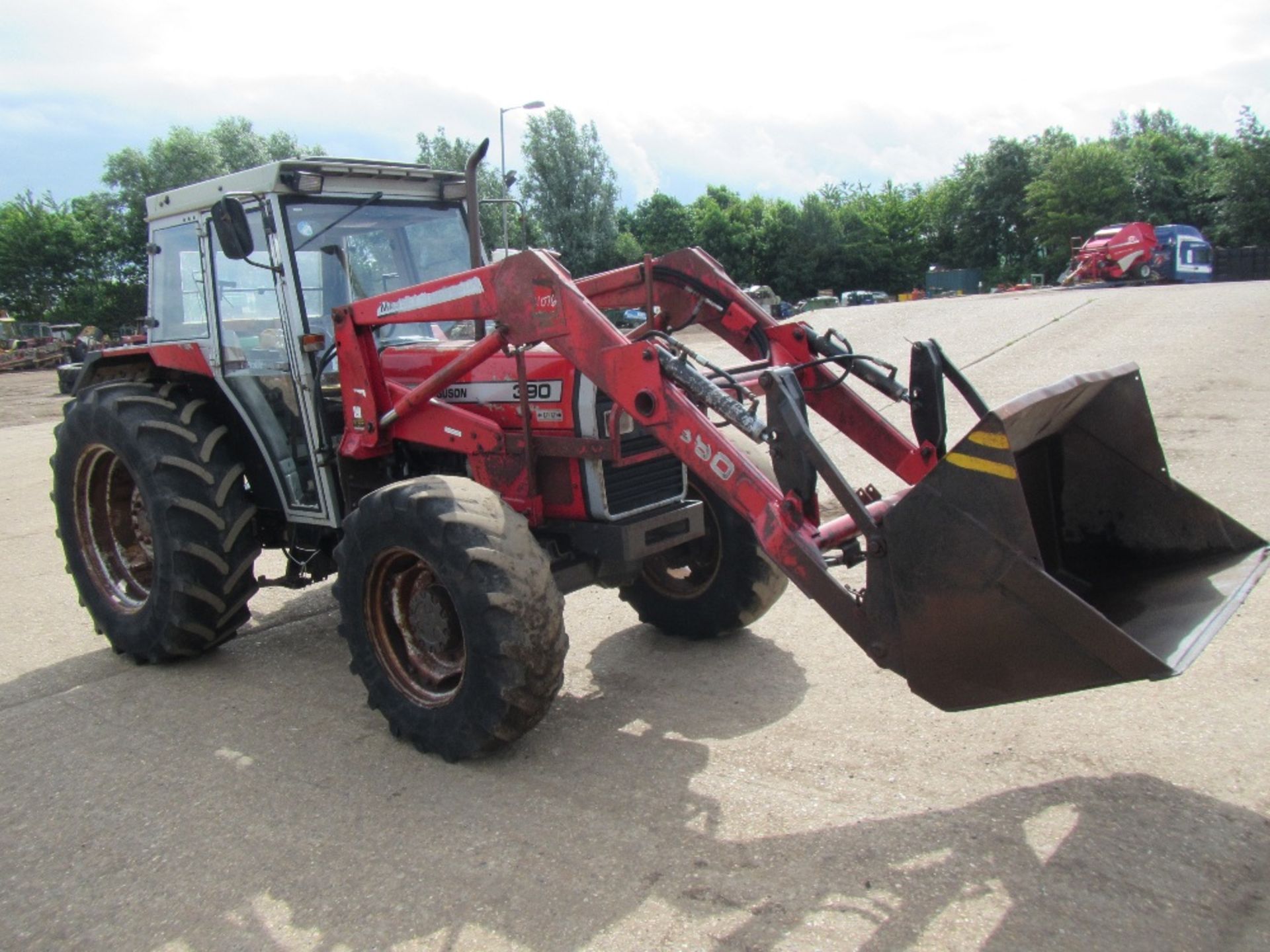 Massey Ferguson 390 4wd Tractor with MF Loader Reg. No. M355 YSW Ser. No. C27493 - Image 3 of 16