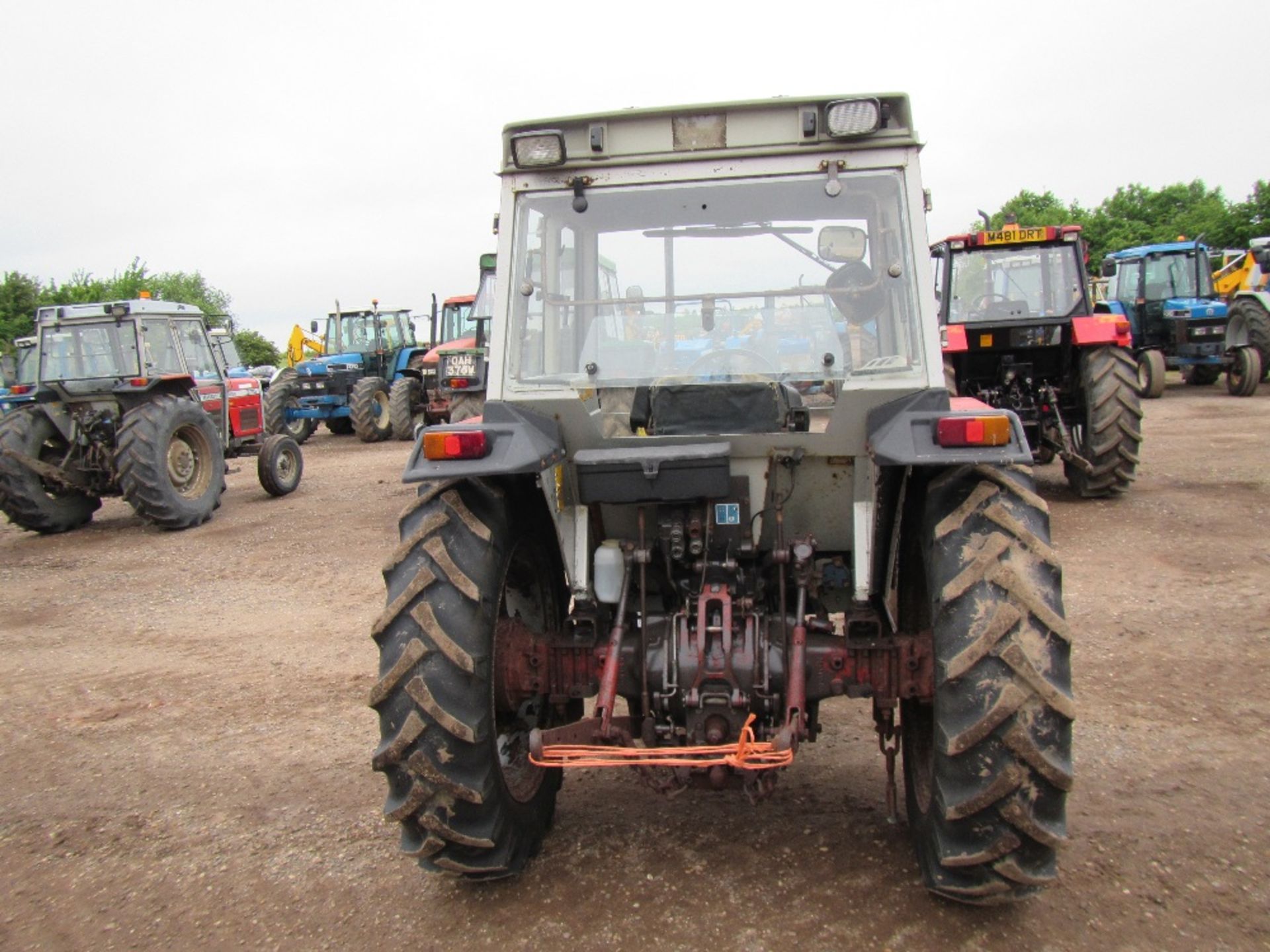 Massey Ferguson 342 8 Speed Tractor with PAS, Lo Profile Cab. Ser. No. B42076 - Image 6 of 17