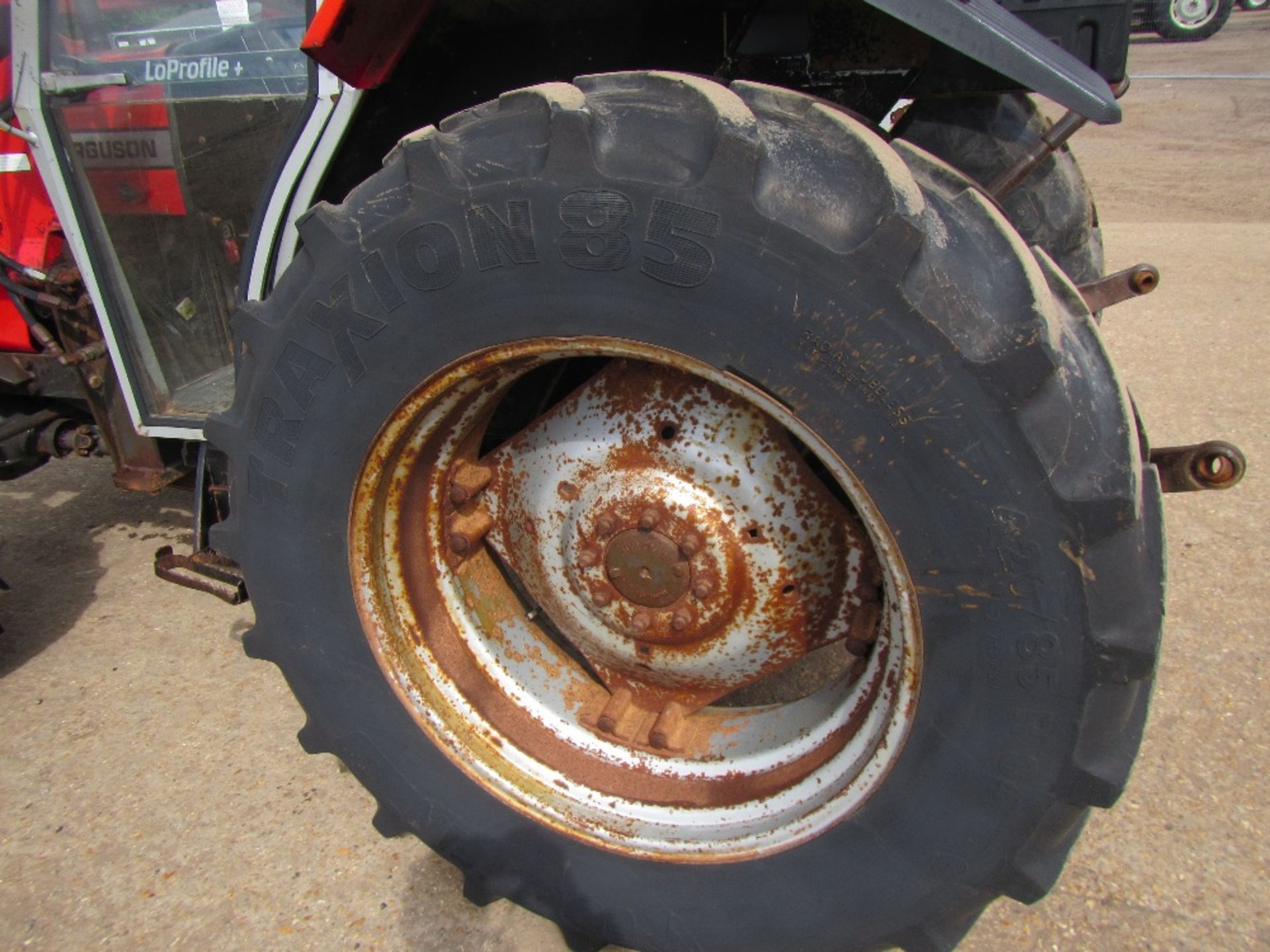 Massey Ferguson 390 4wd Tractor with MF Loader Reg. No. M355 YSW Ser. No. C27493 - Image 10 of 16