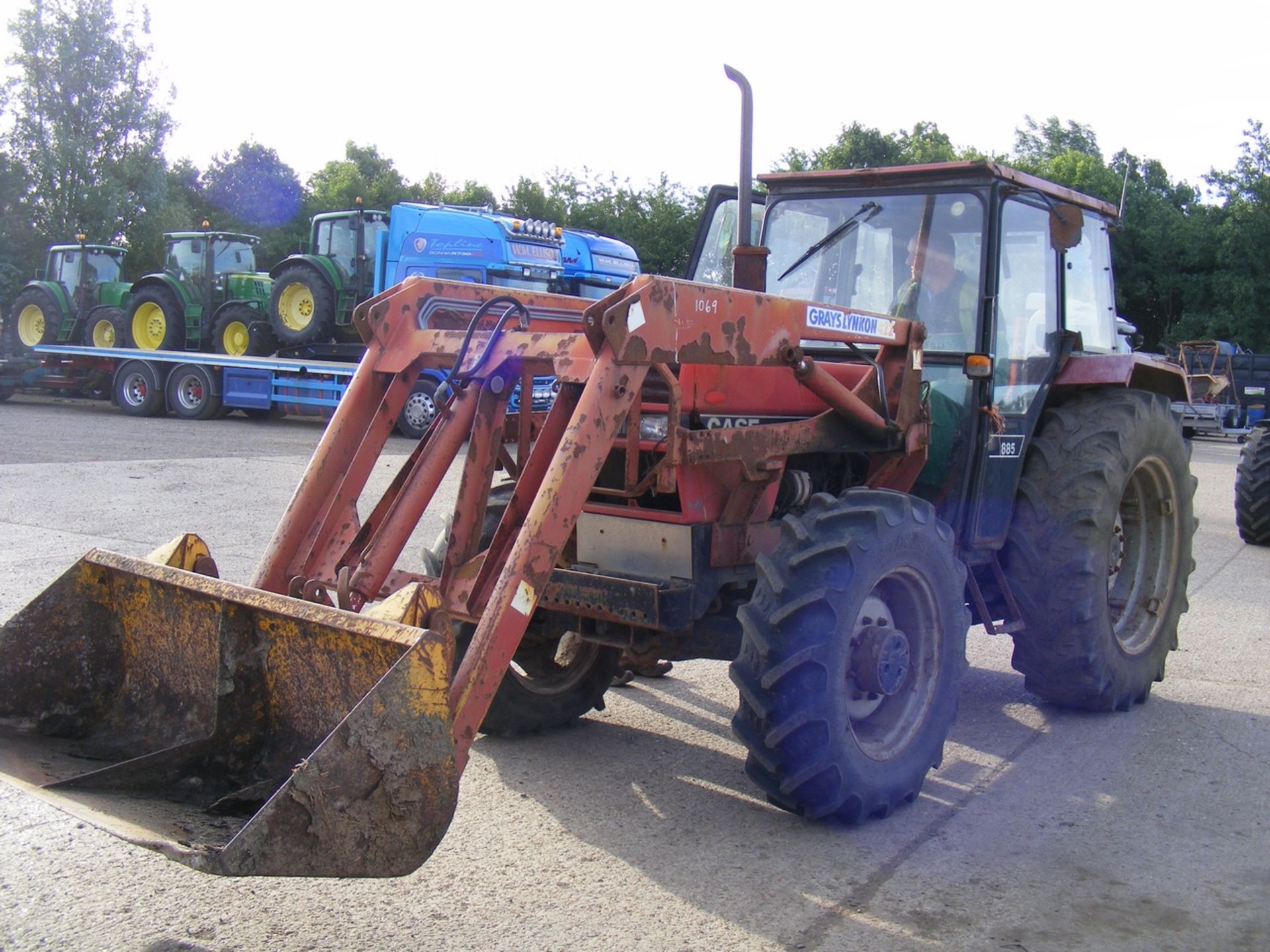 Case 885 Tractor with Grays Loader Reg. No. G33 PSO UNRESERVED LOT - Image 2 of 7