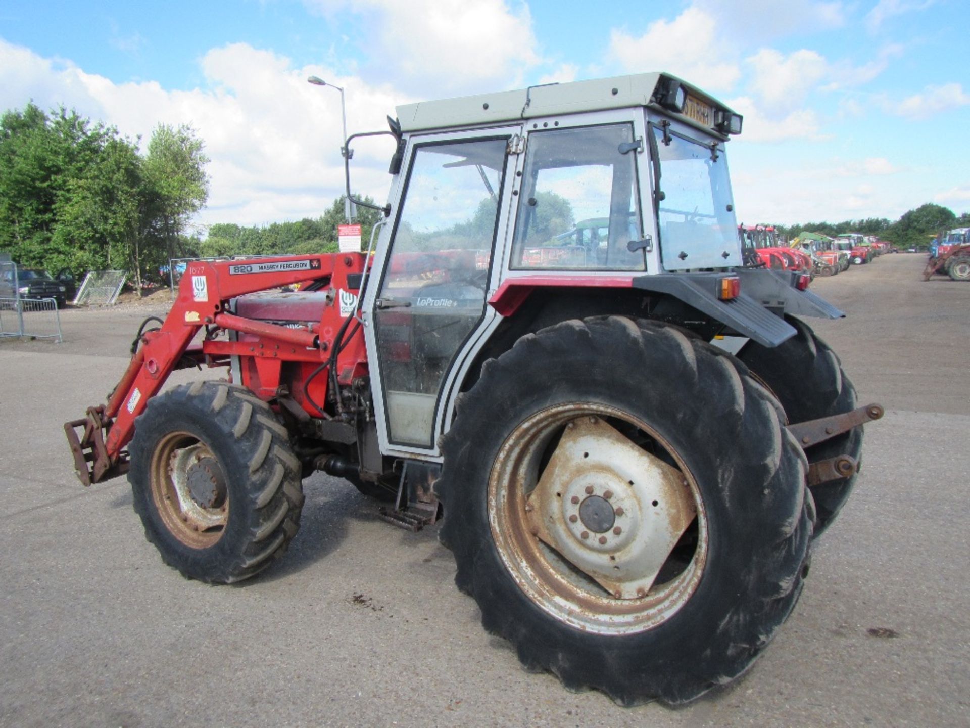 Massey Ferguson 390 Tractor with Loader - Image 9 of 16