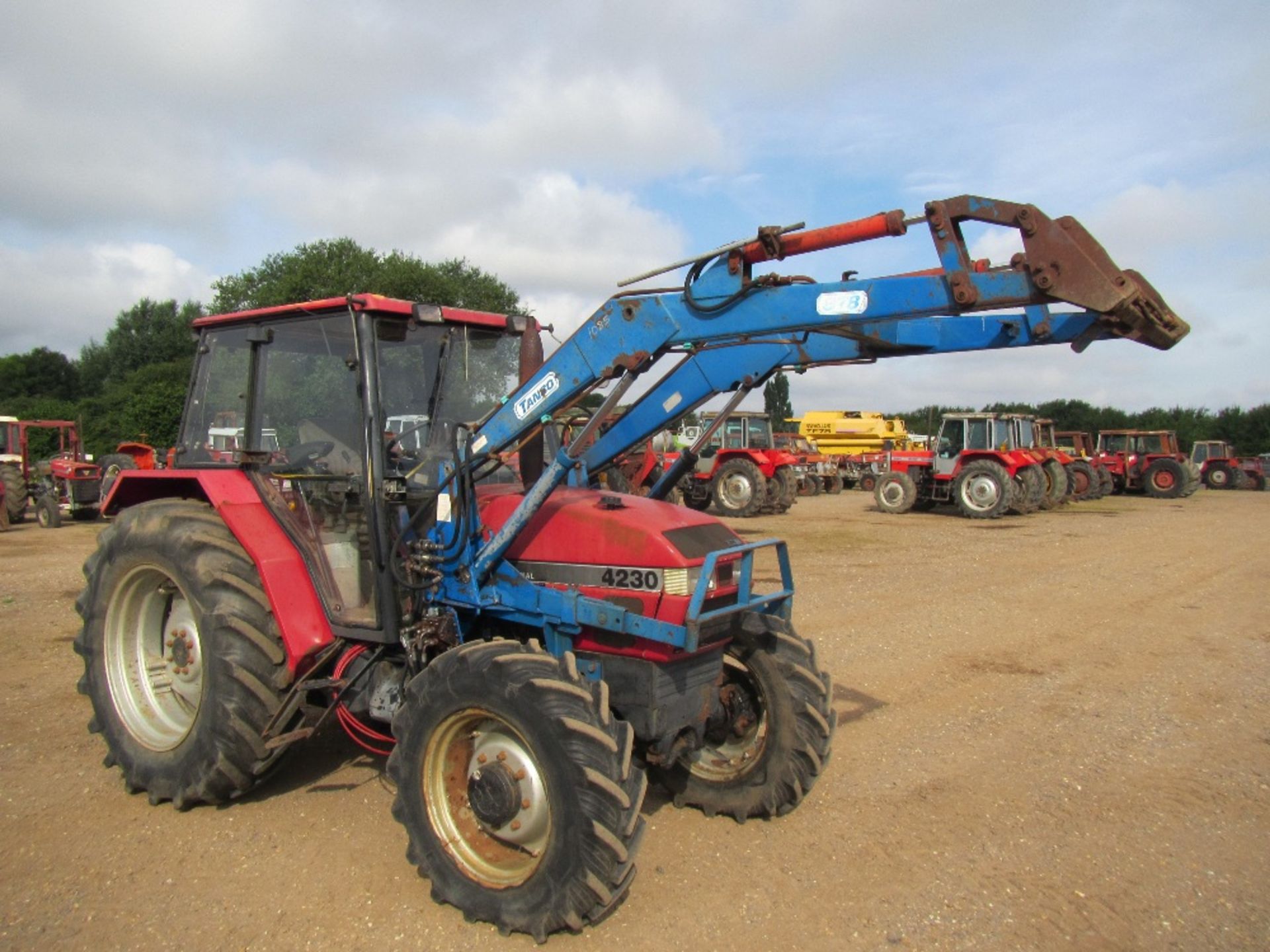 Case International 4230 4wd Tractor with Tanco Loader & 16.9x34 Tyres Reg No M297 UBA - Image 3 of 15