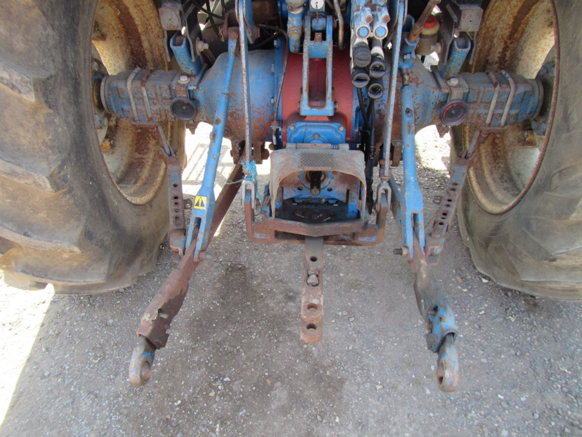 Ford 5030 Tractor with 3 Point Linkage and Auto Hitch. New clutch recently fitted. Reg. No. M955 BNH - Image 7 of 17