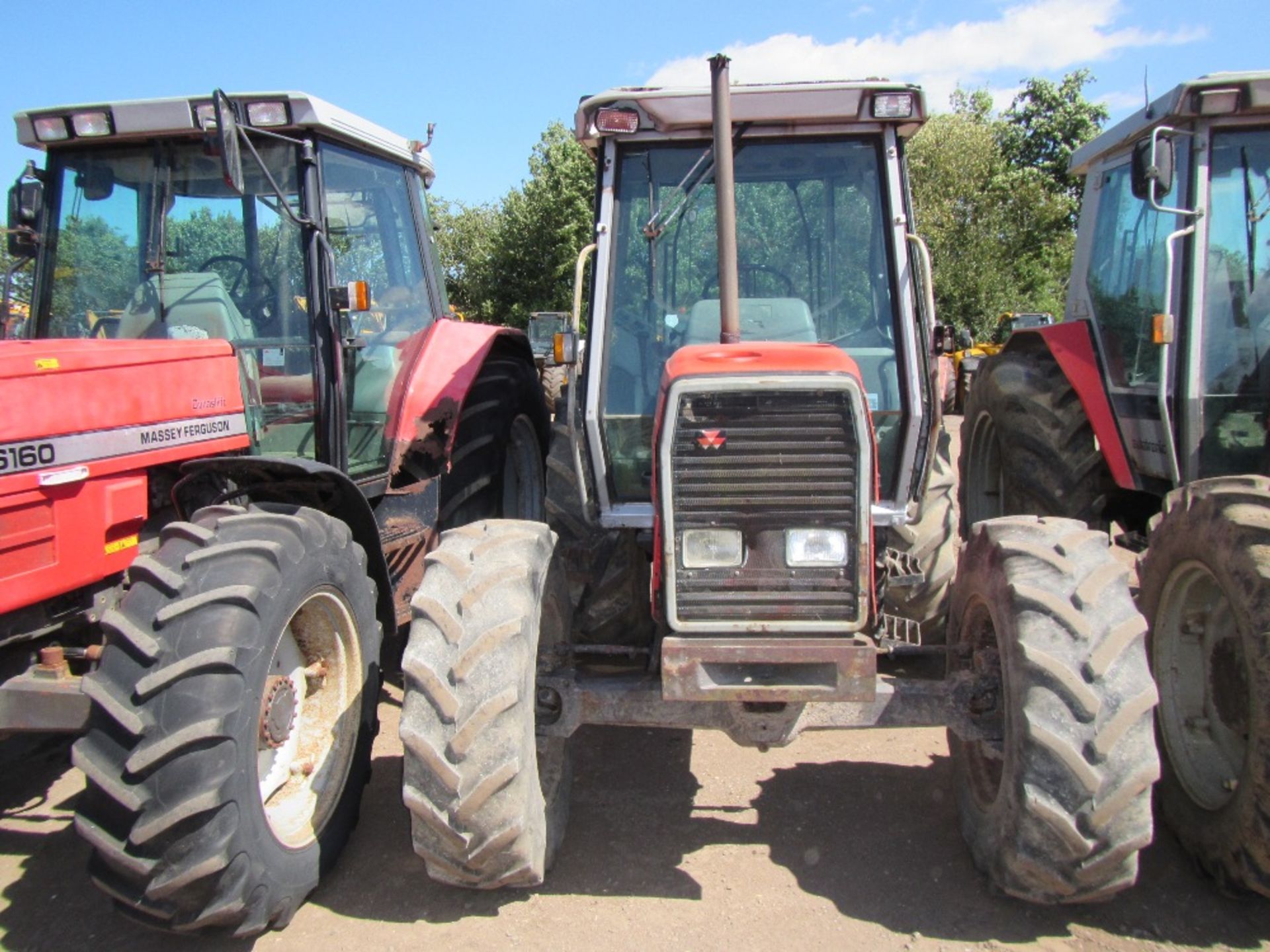 Massey 3070 4wd Tractor - Image 2 of 11