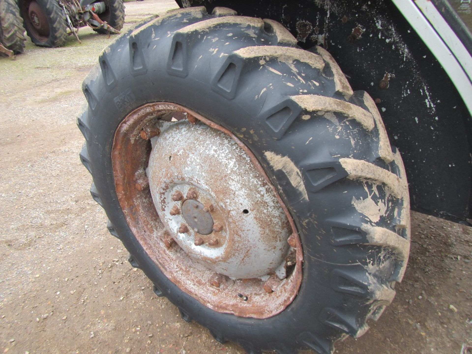 Massey Ferguson 342 8 Speed Tractor with PAS, Lo Profile Cab. Ser. No. B42076 - Image 5 of 17