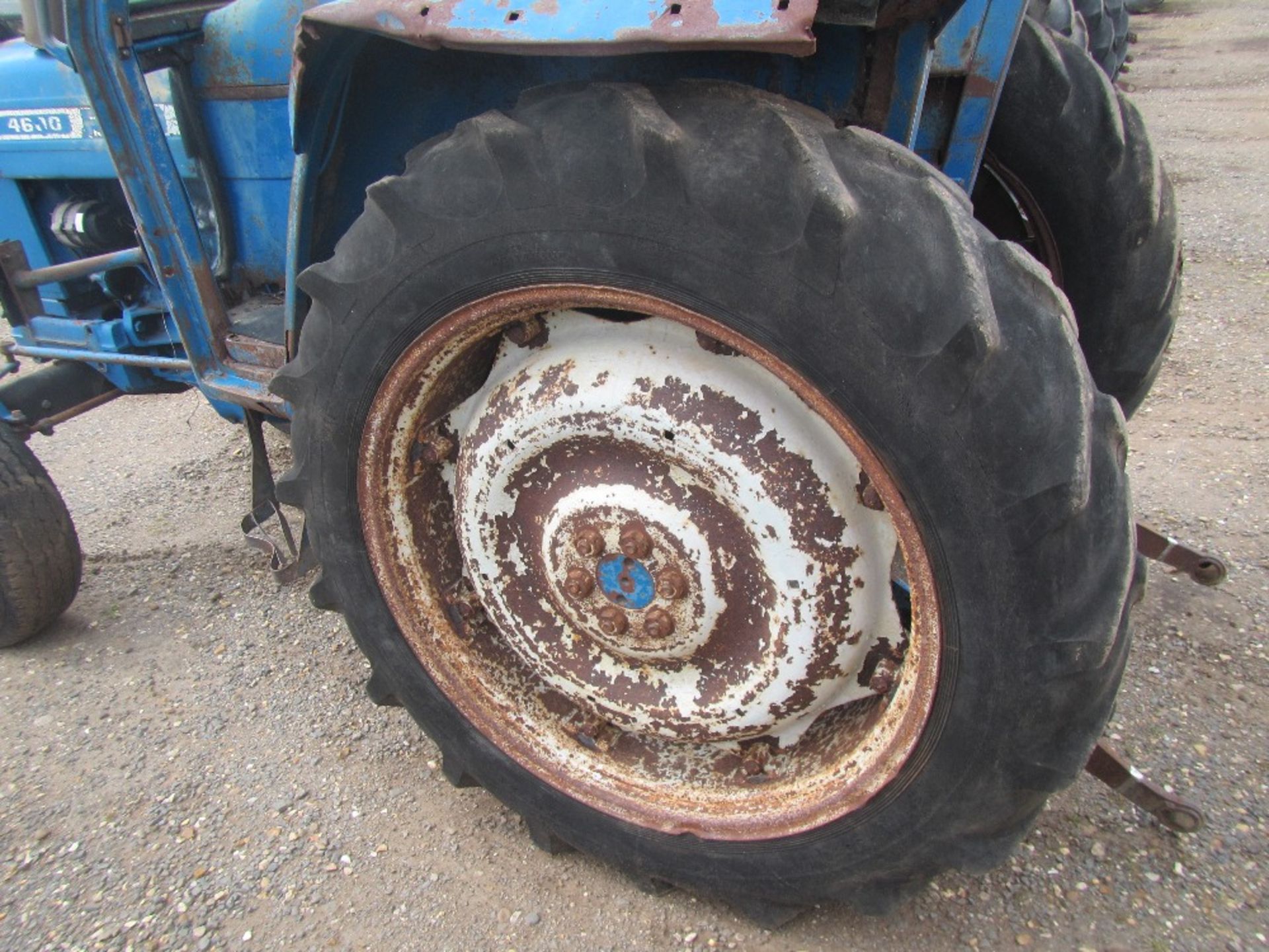 Ford 4600 Tractor - Image 10 of 16