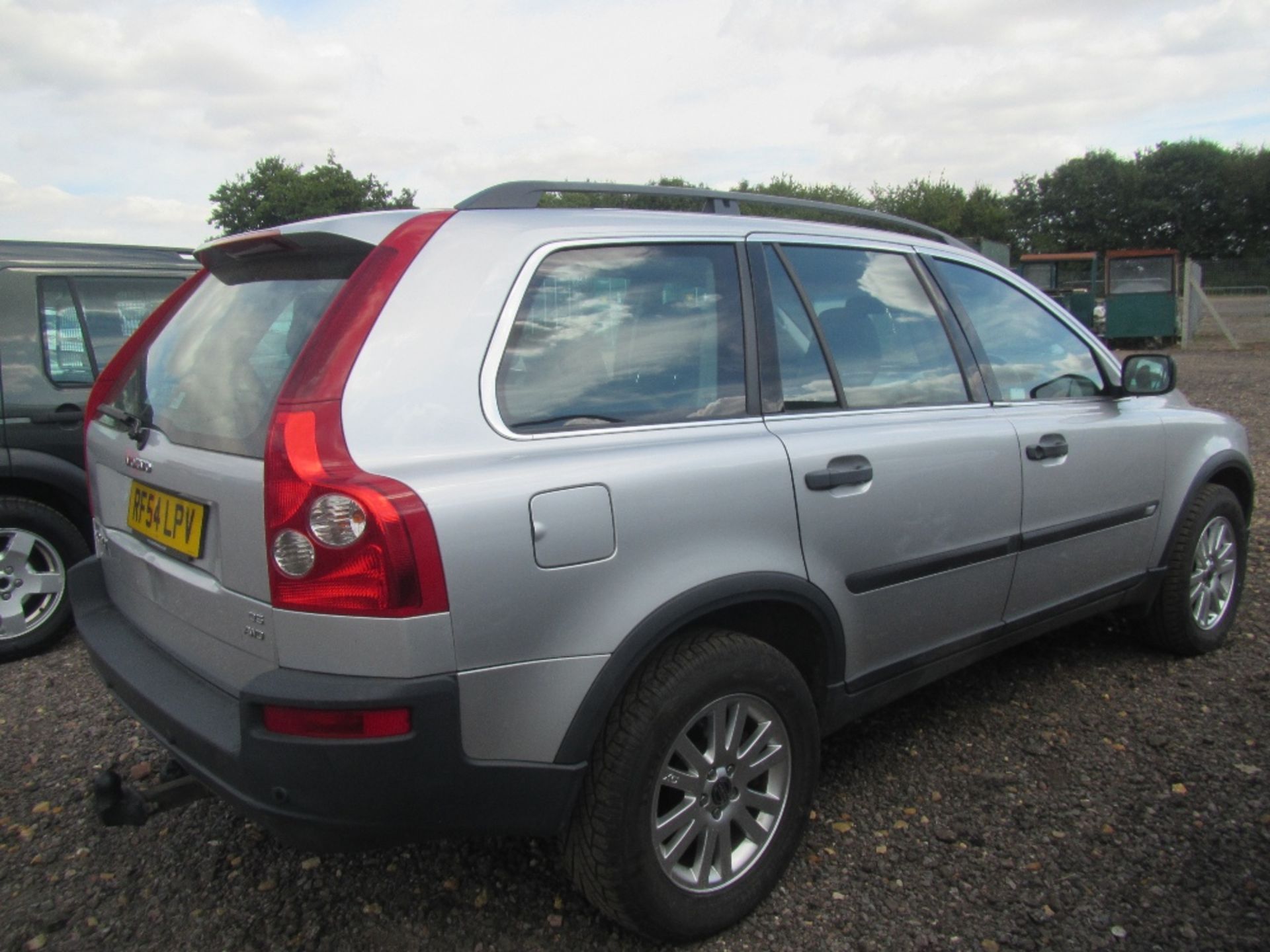 Volvo XC90 DS S 4wd Diesel with 7 Seats, 6 Speed Manual Gearbox, Alarm, Anti-Lock Brakes, Parking - Image 4 of 5