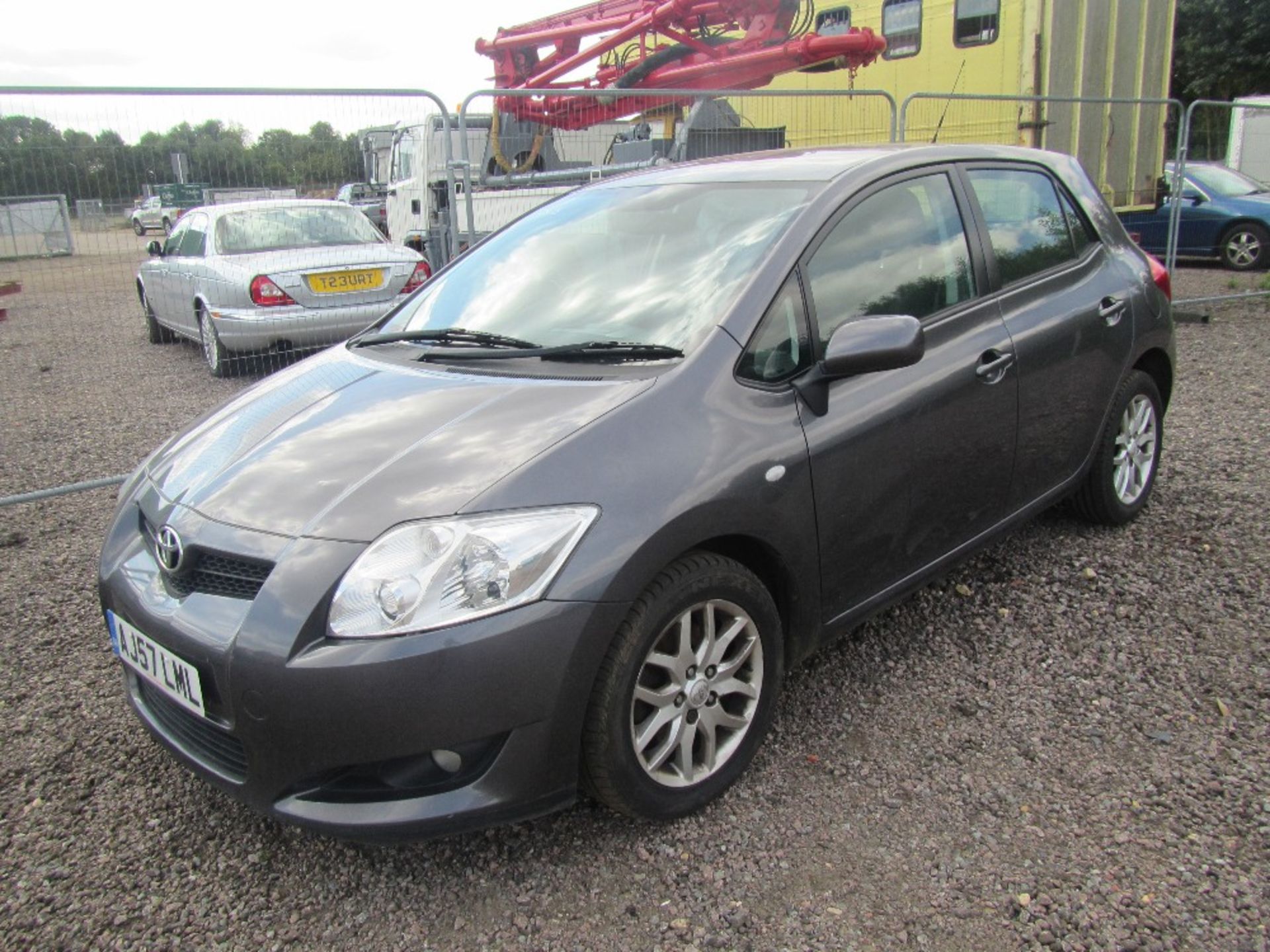 Toyota Aures 5 Door Hatchback. V5 will be supplied. Mileage: 167,928. MOT till 27/6/17. Reg. No.