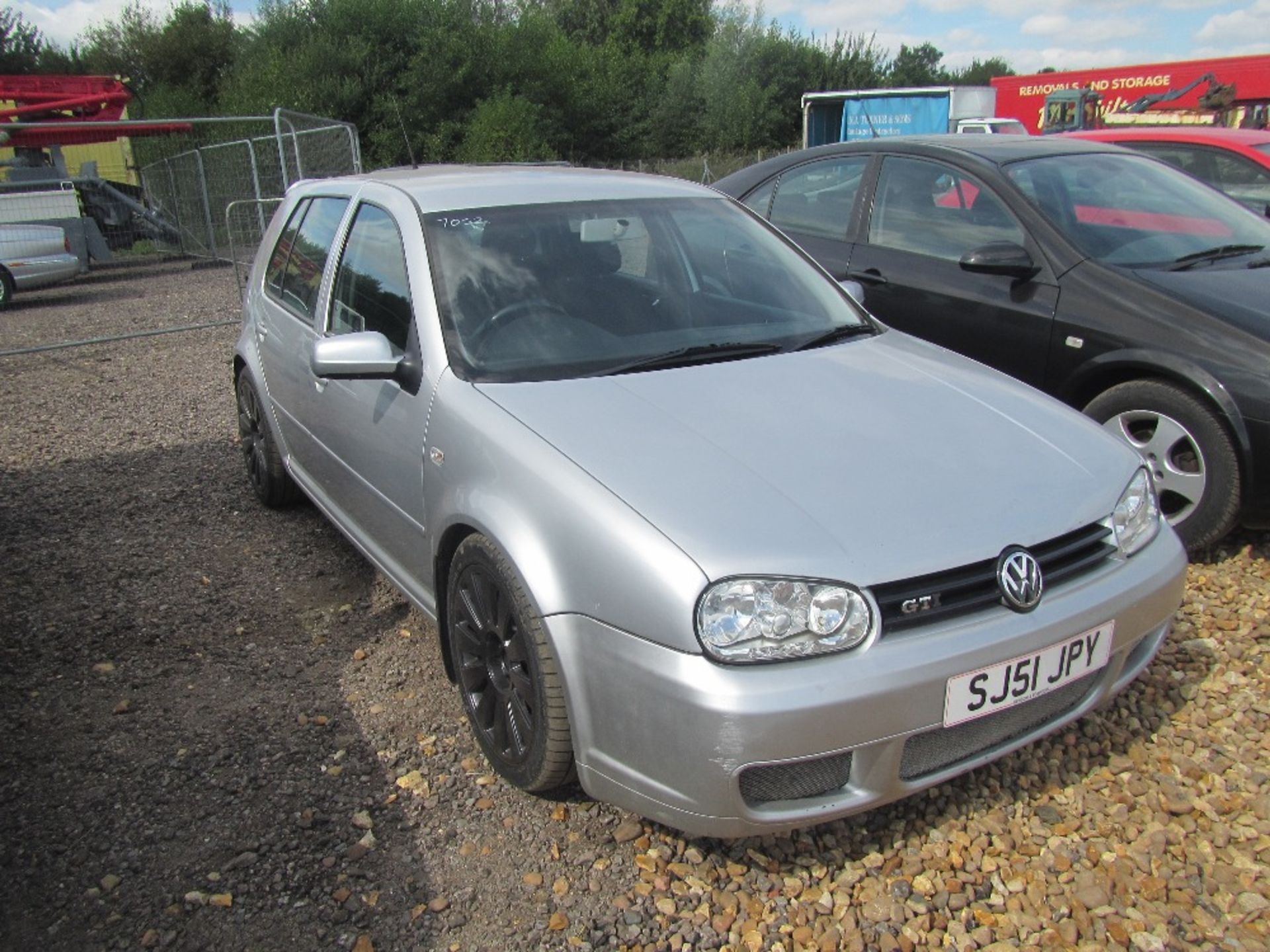 VW Golf 1.9 Diesel. V5 will be supplied. Mileage: 154,346. MOT expired on 29/06/16. Reg. No. SJ51 - Image 3 of 5