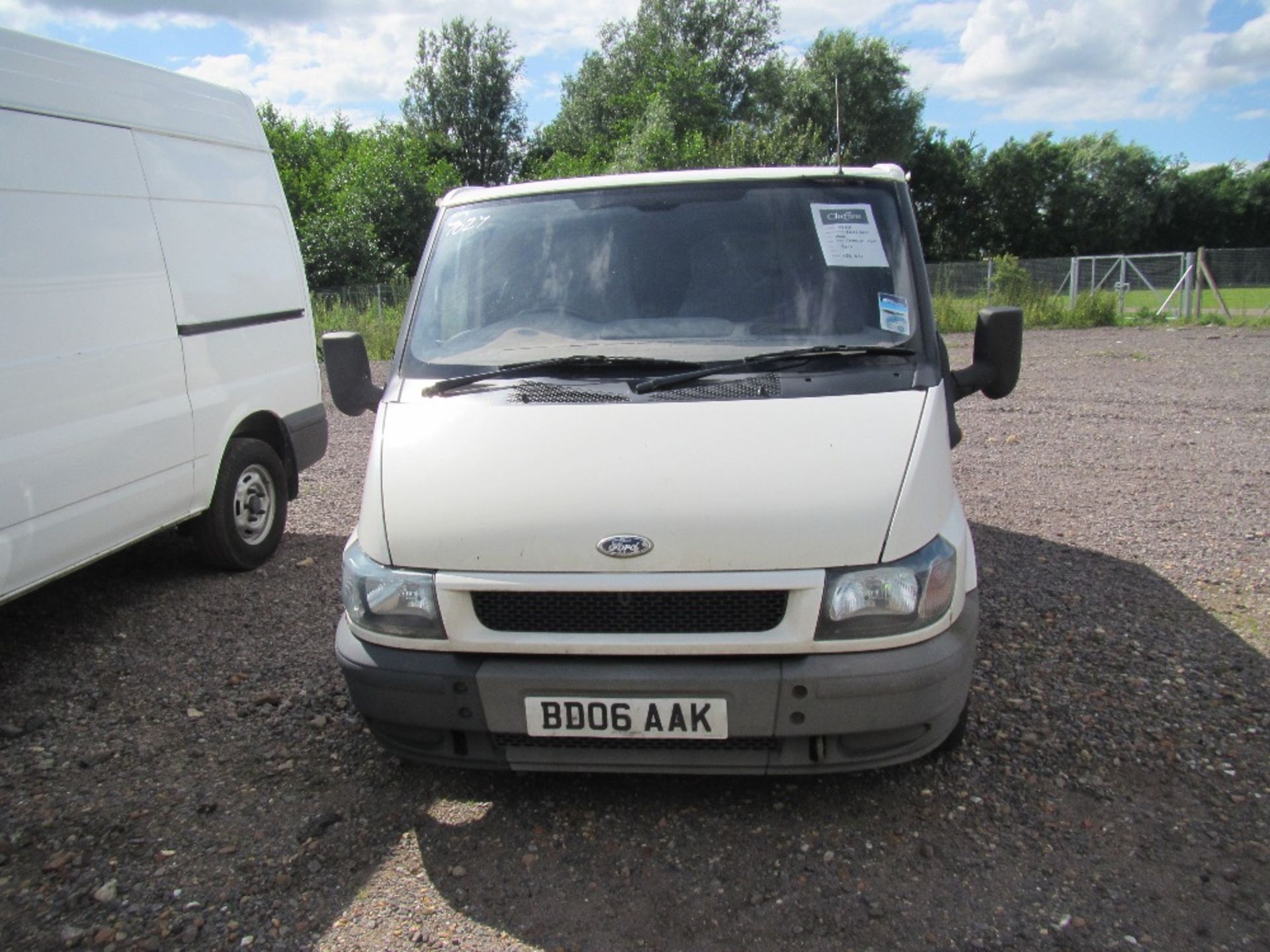 Ford 260 SWB Diesel Transit Van. V5 will be supplied. Mileage: 189,821. MOT till 28/8/16. Reg. No. - Image 2 of 8