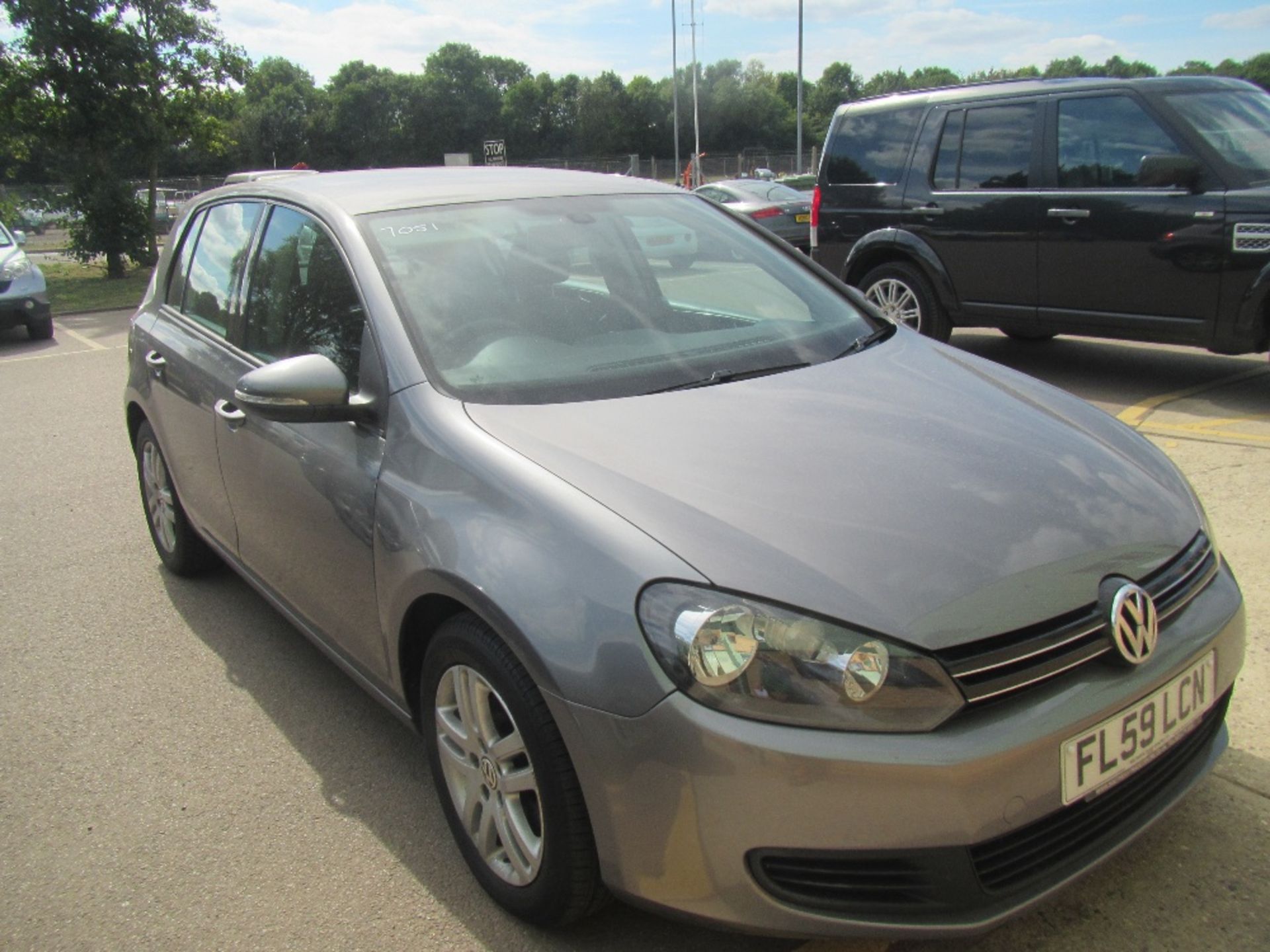 VW Golf Diesel 2 Litre. V5 will be supplied. Mileage: 172,000. MOT till 25/10/16. Reg. No. FL59 LCN - Image 2 of 5