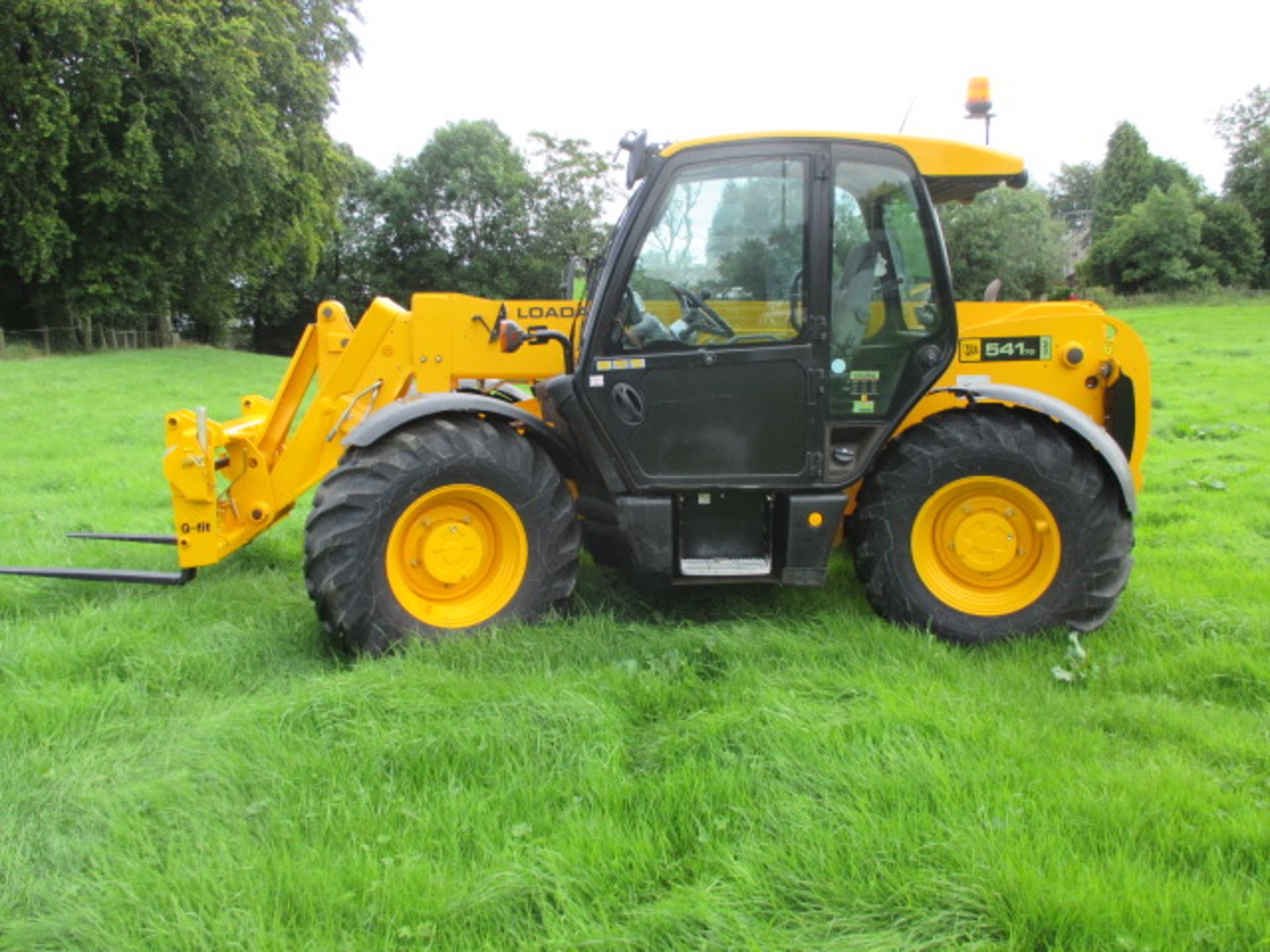 2006 JCB 541/70 Telehandler with large file of history. Council owned from new and dealer maintained - Image 2 of 11