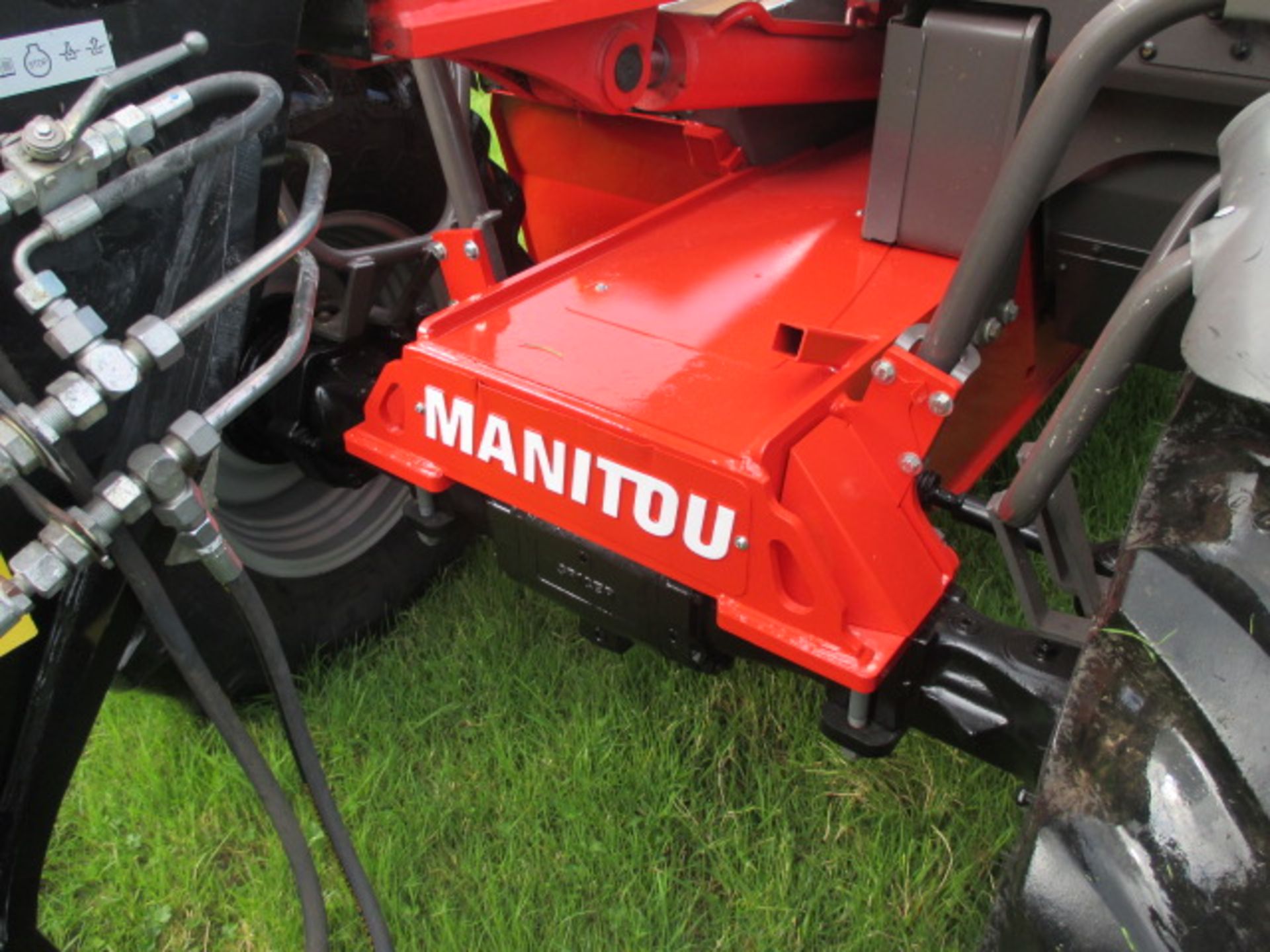 2012 Manitou MLT627 Farm Spec Telehandler with Pallet Forks, Pick Up Hitch, Hydraulic Locking & - Image 7 of 10