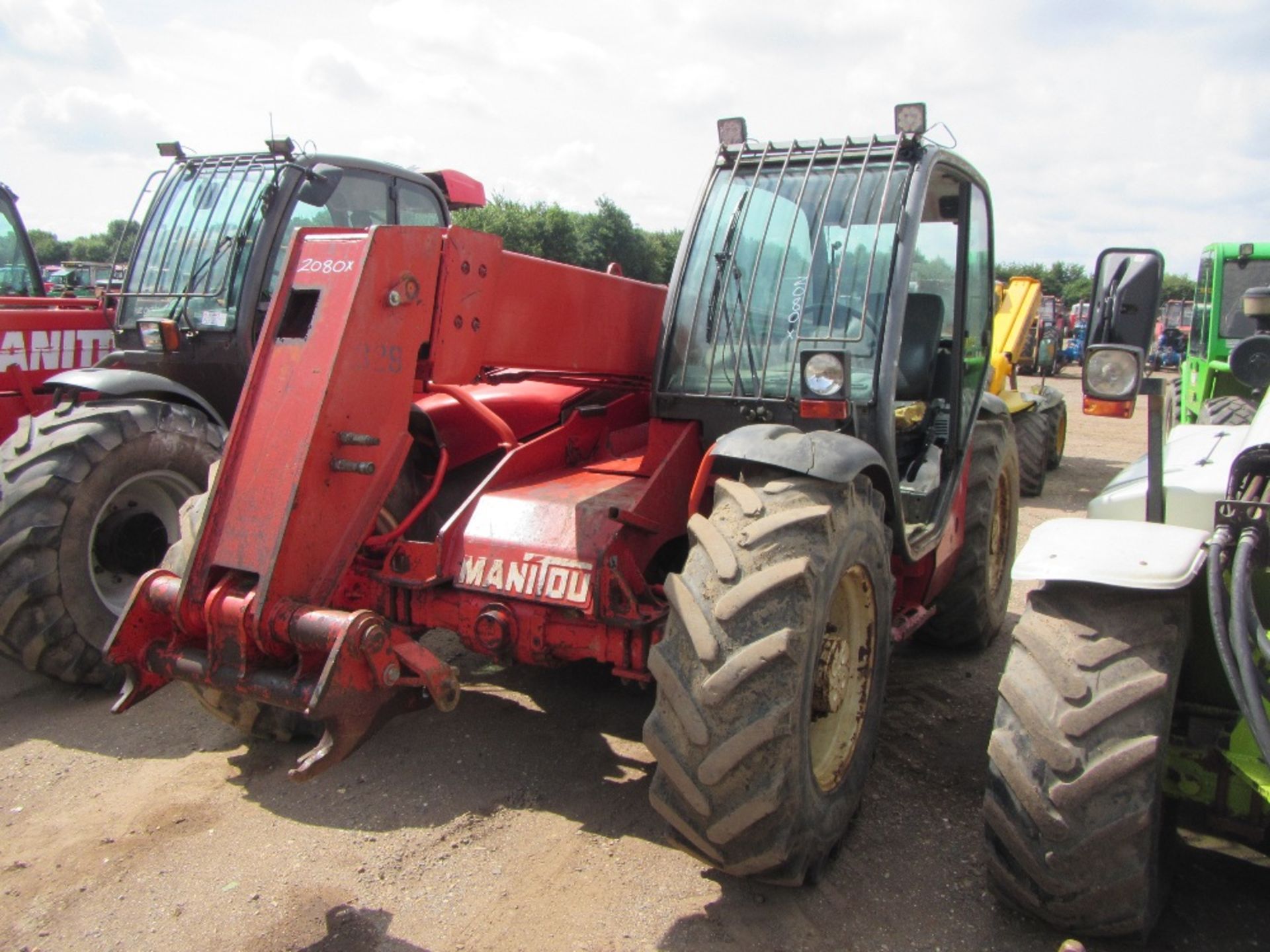 Manitou Telehandler. No V5