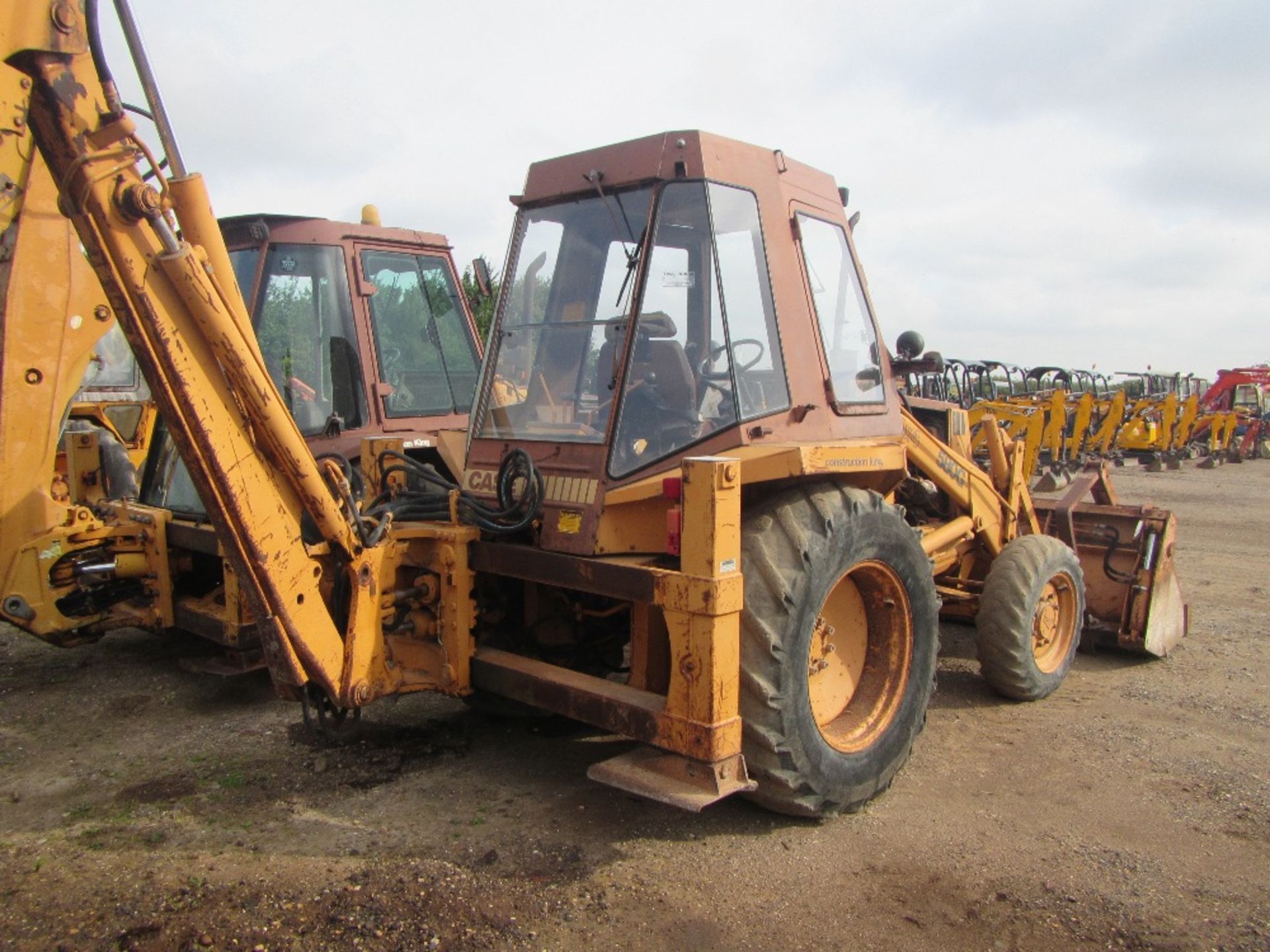 Case 580G 4wd Digger Loader with 4 in 1 Bucket E Reg Ser. No. 3992214 - Image 5 of 5