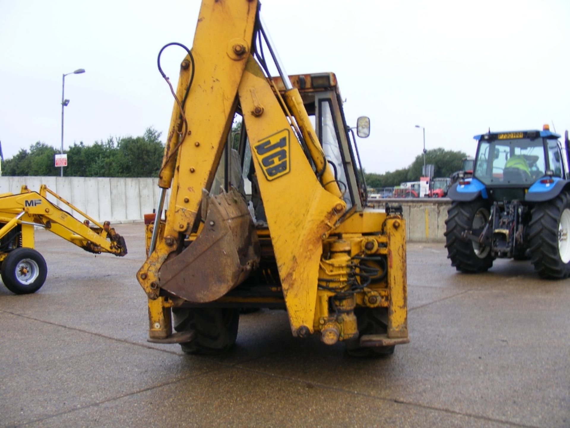 JCB 3CX Turbo Digger Loader with 5 Stud Rear Axle, 4 in 1 Extender, 3no. Buckets & Pallet Tines. - Image 6 of 7