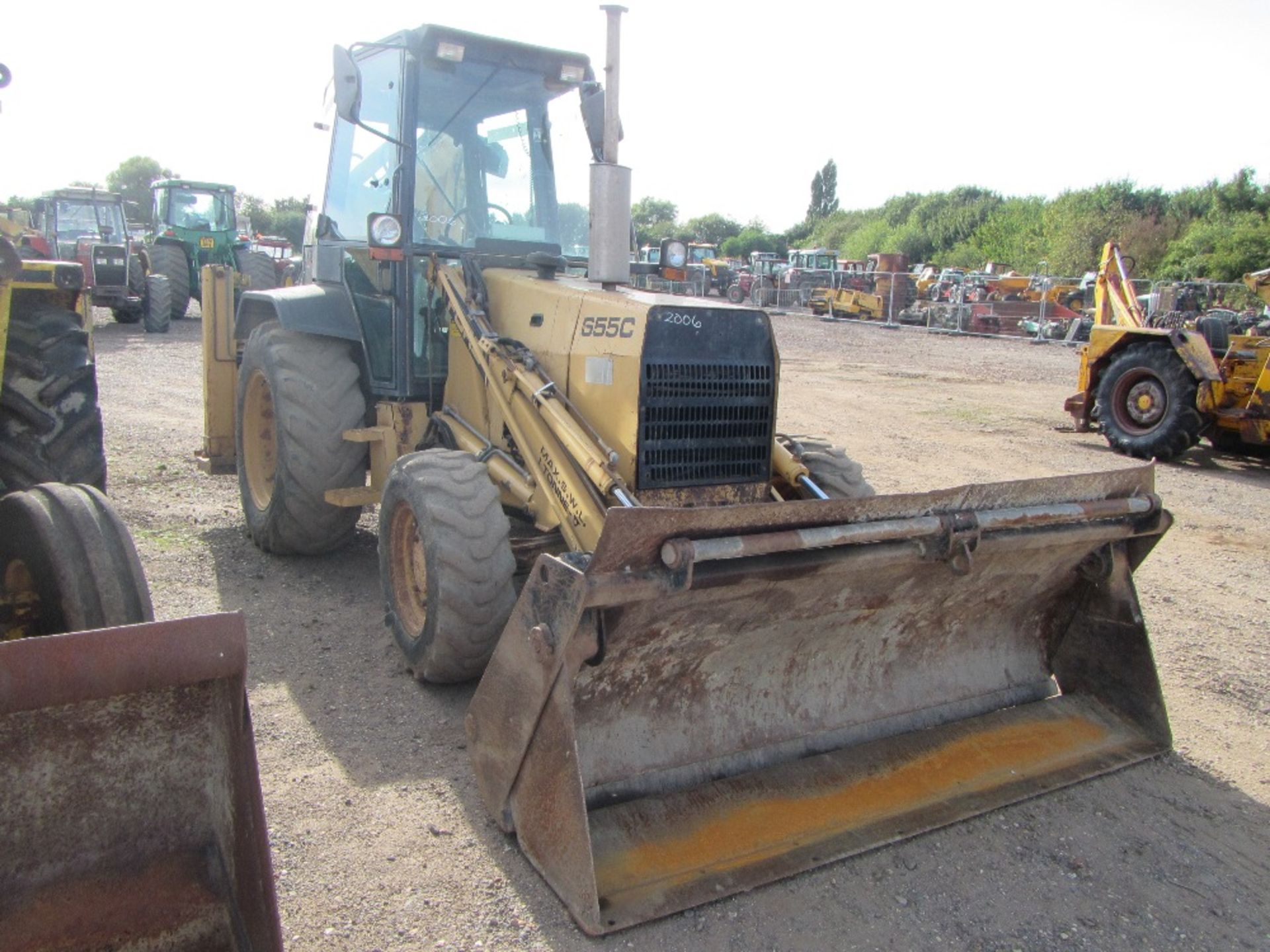 1989 Ford 665C Special 4wd Digger with 4 in 1 Bucket and Extra-Vator Reg. No. G965 FEV Ser No - Image 2 of 5