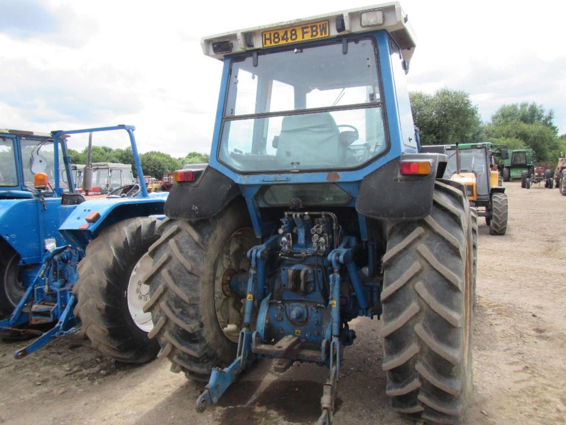 Ford 8630 4wd Tractor with Air Con, Air Seat, 3 Double Remotes. V5 will be supplied Reg. No. H484 - Image 6 of 19